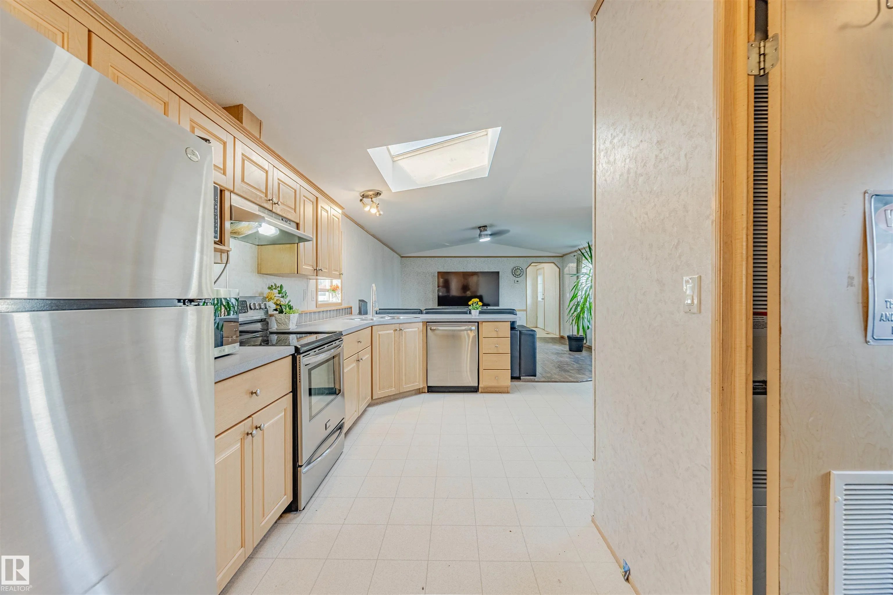 3338 Lakeview Road