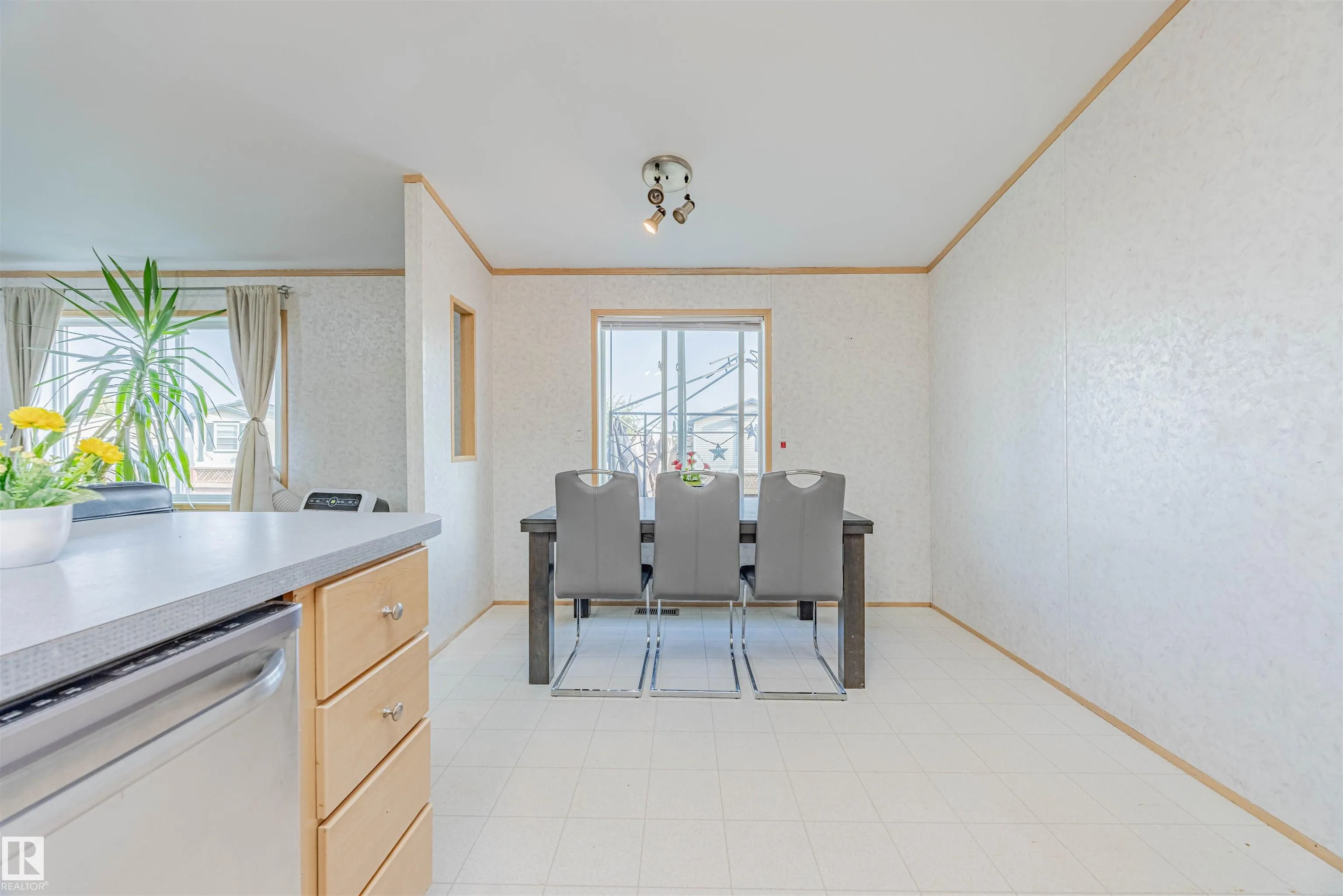 3338 Lakeview Road