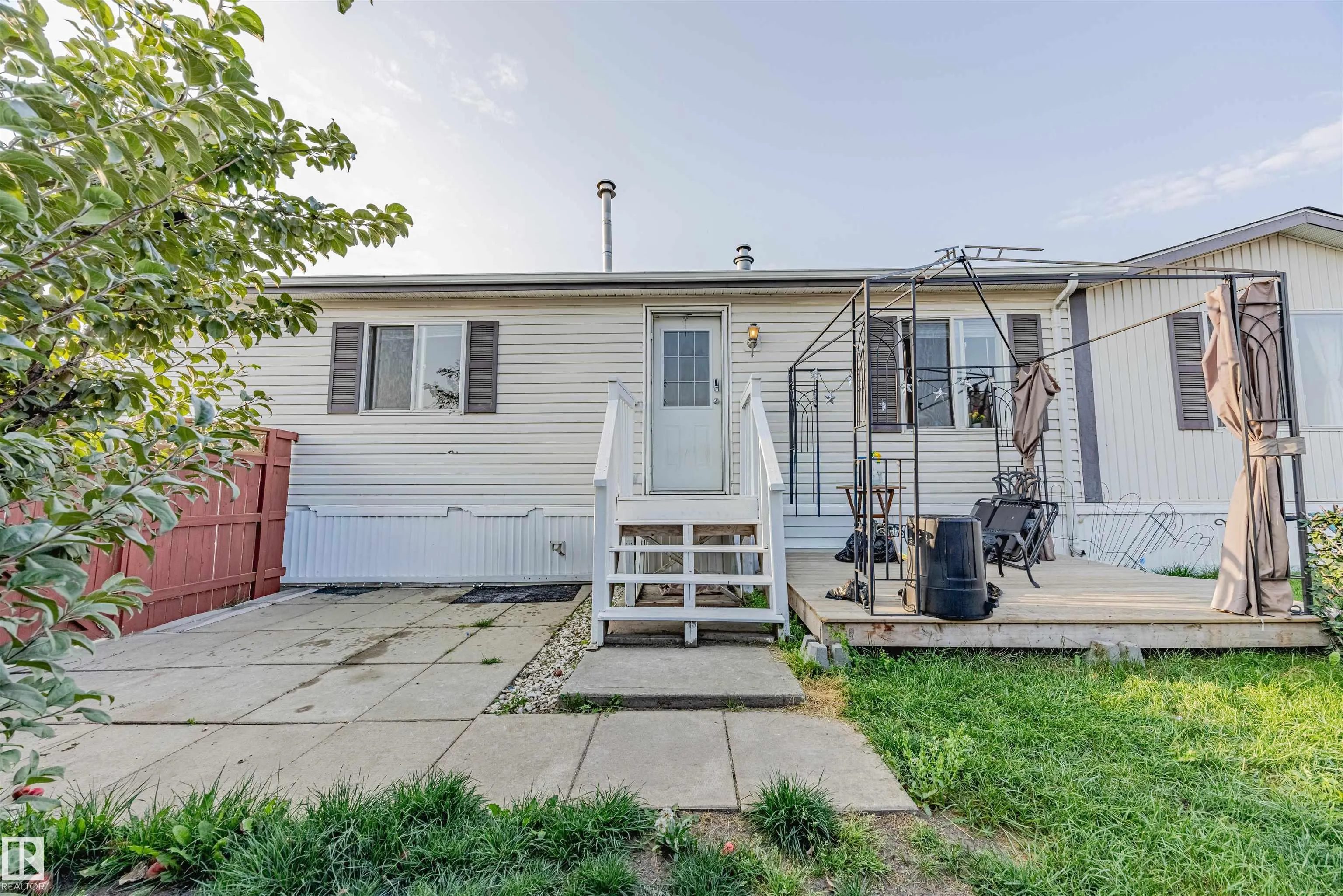 3338 Lakeview Road