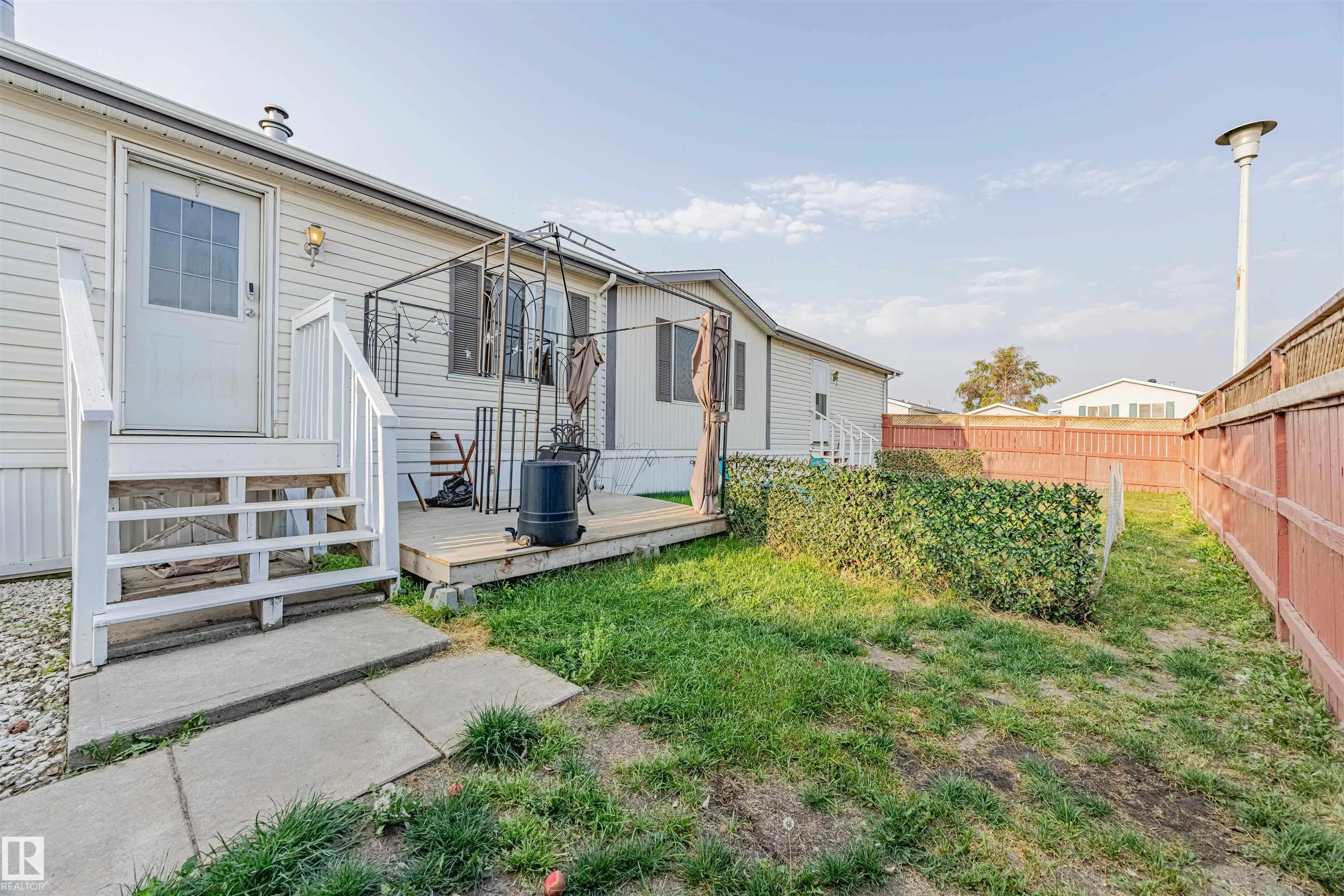 3338 Lakeview Road
