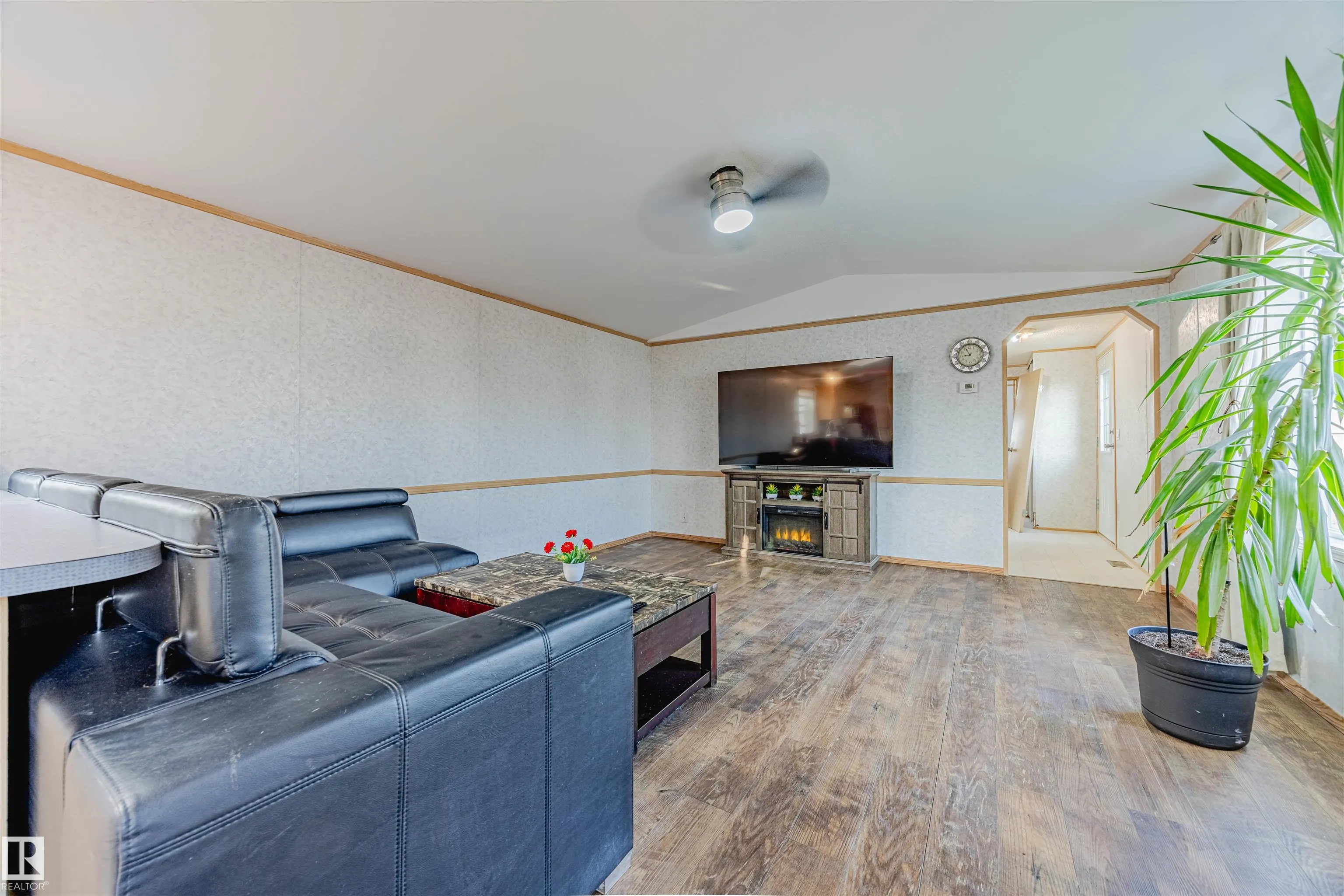 3338 Lakeview Road