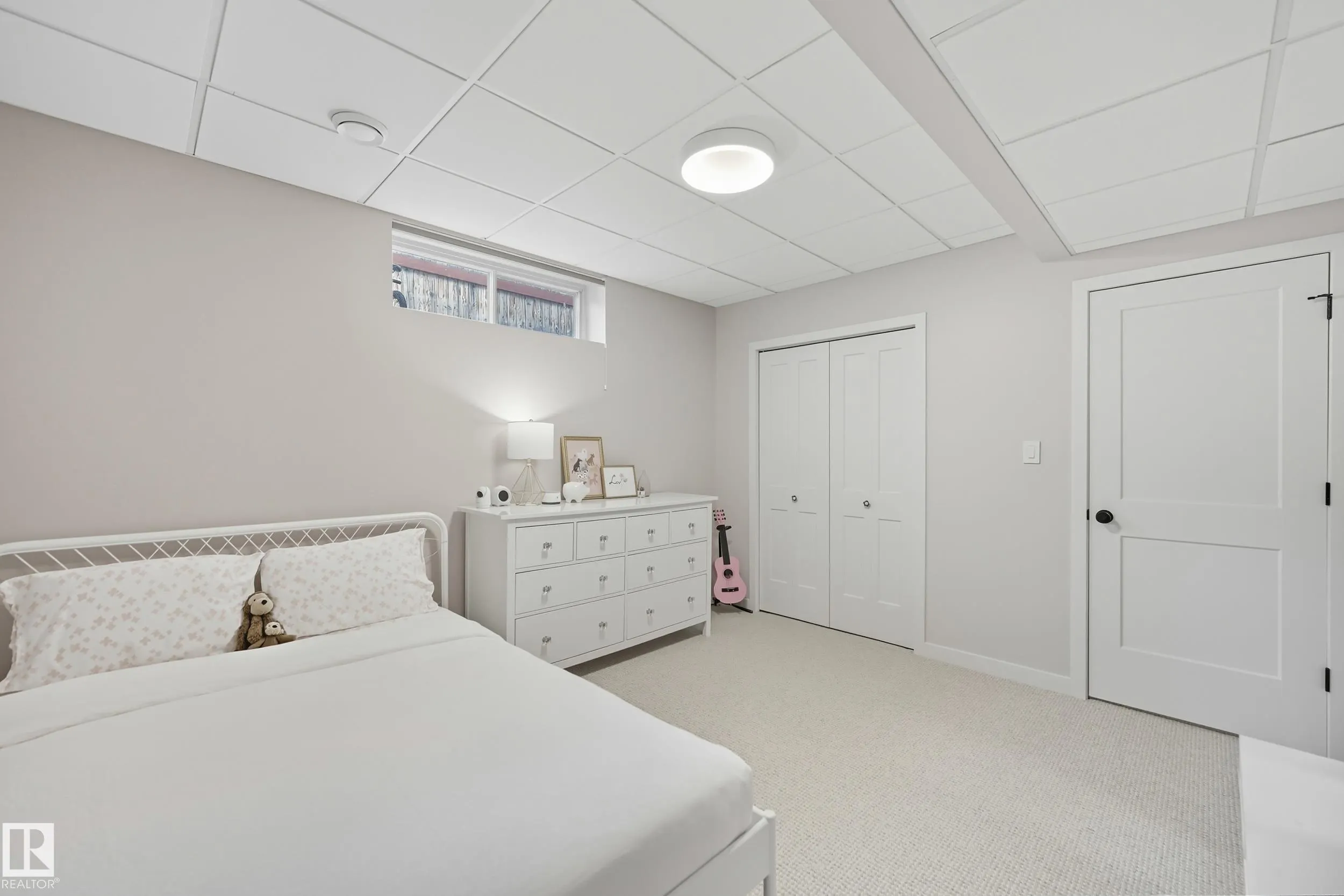 6 PARKWEST Court