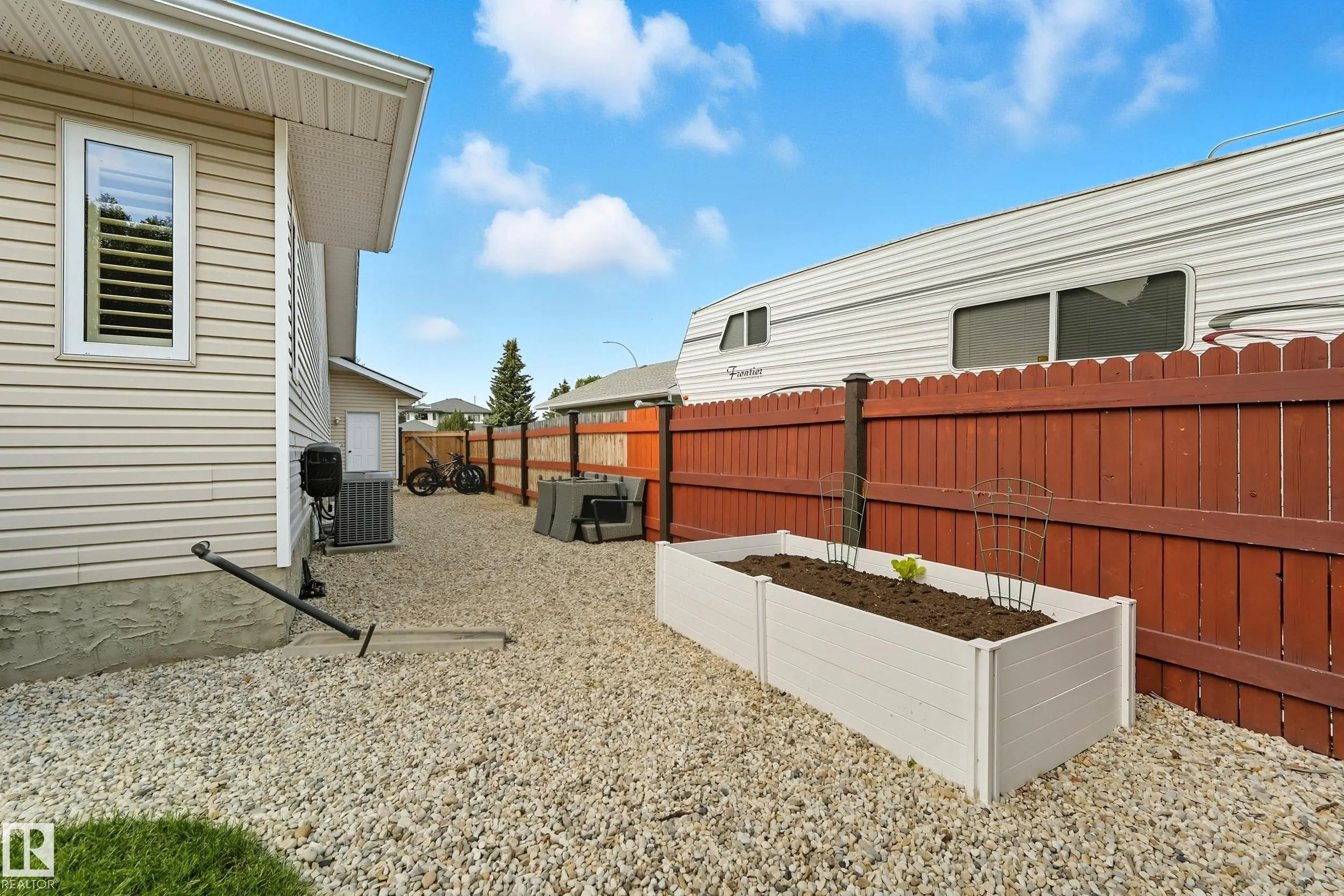 6 PARKWEST Court