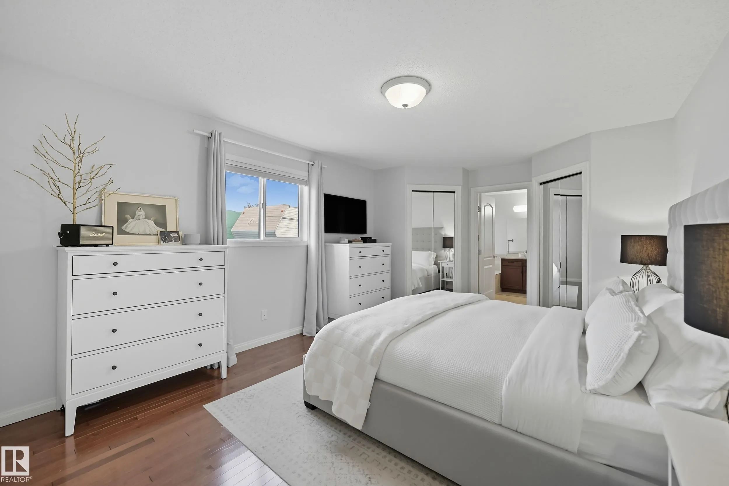 6 PARKWEST Court