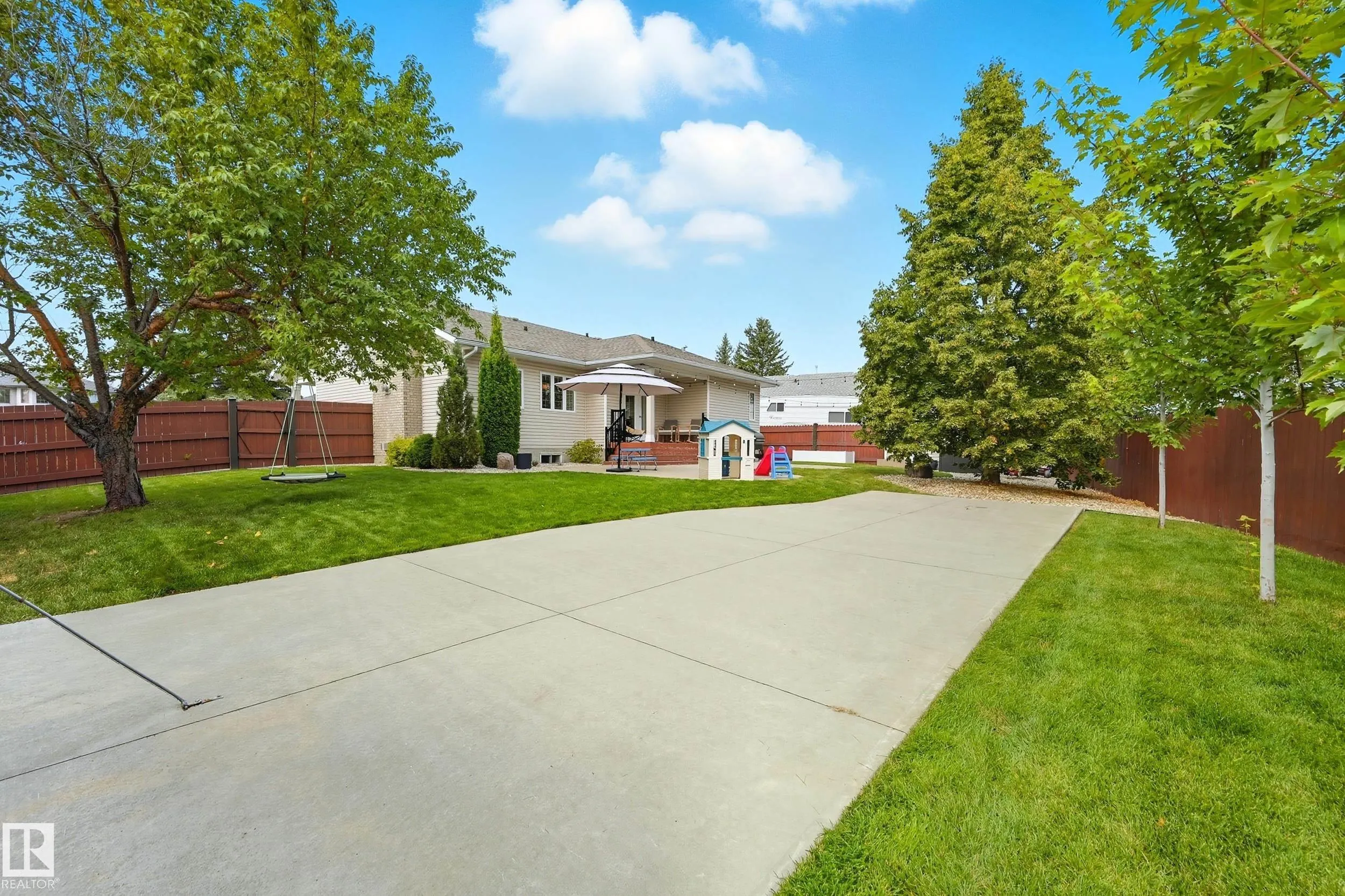 6 PARKWEST Court