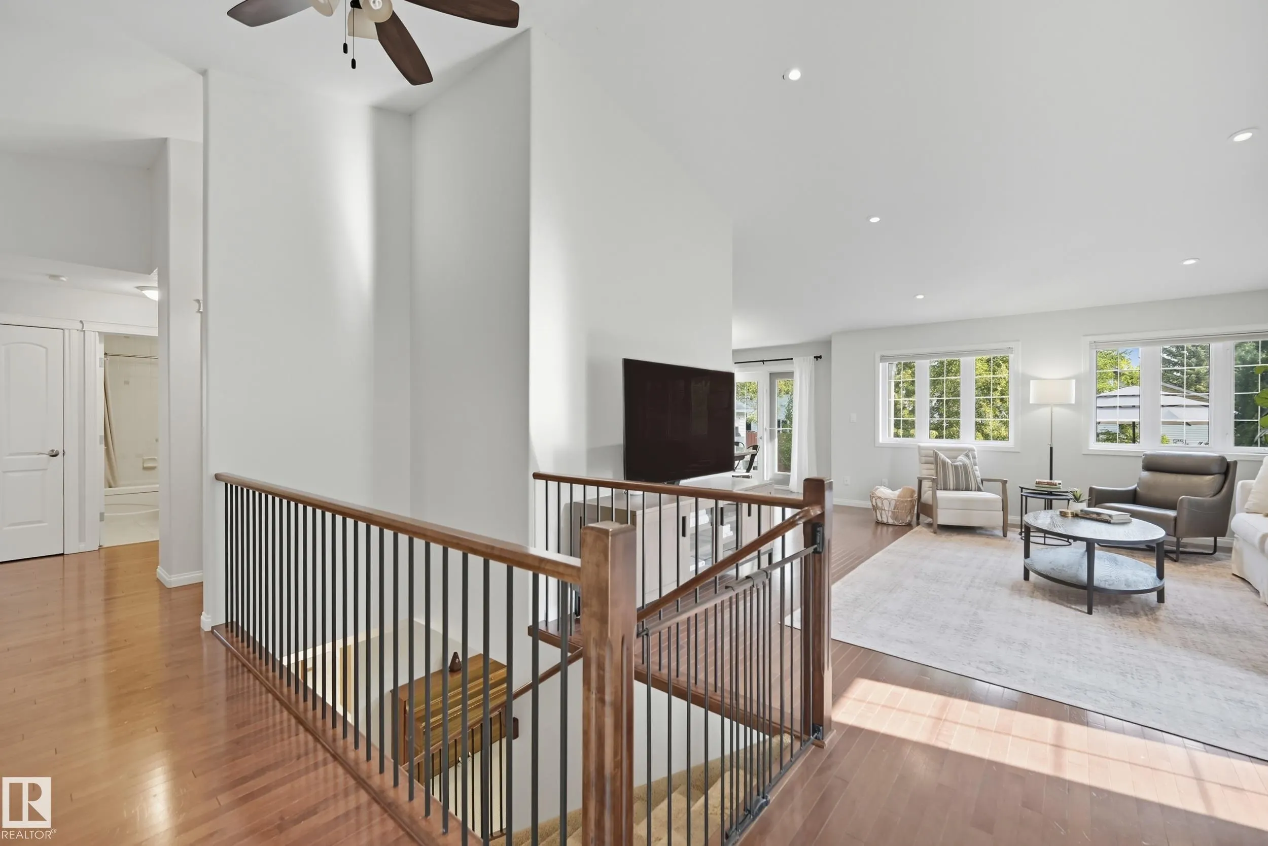 6 PARKWEST Court