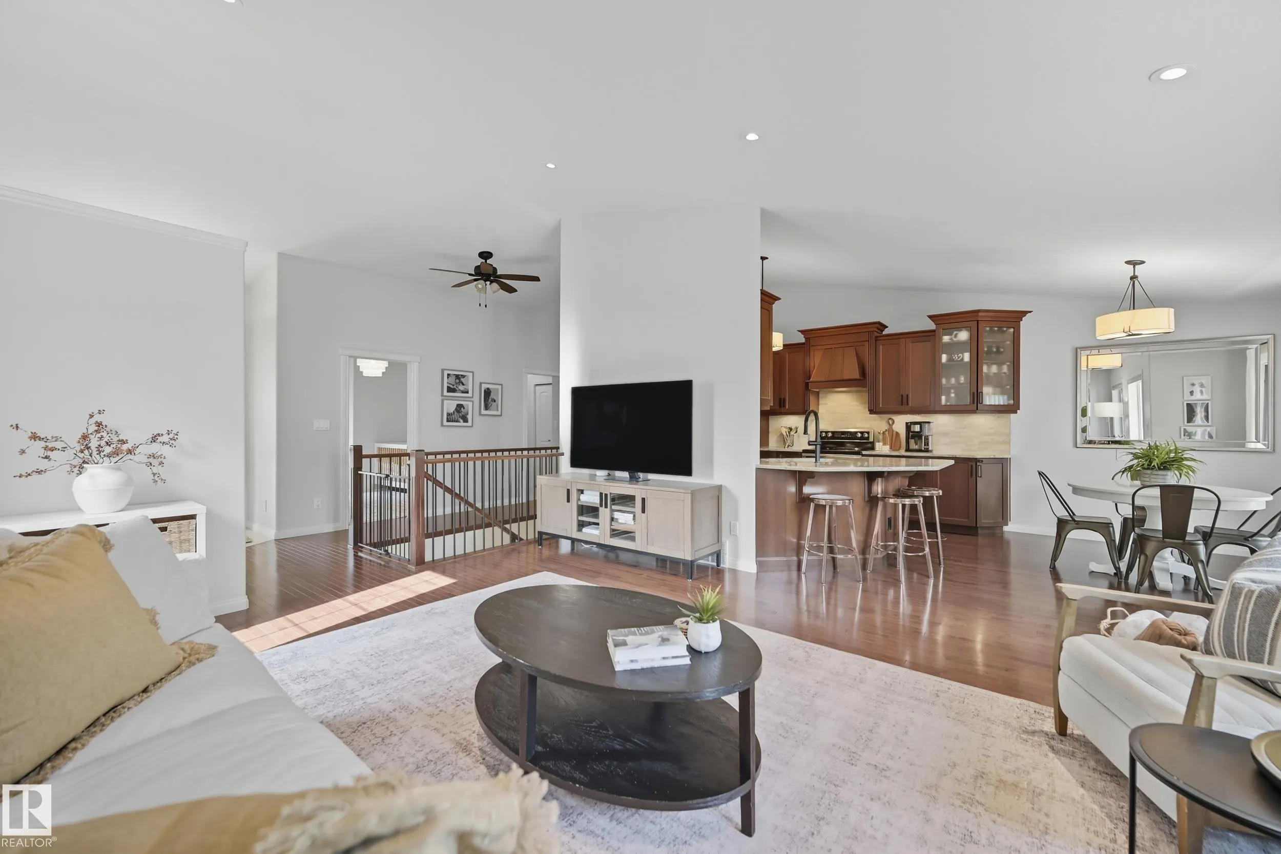 6 PARKWEST Court