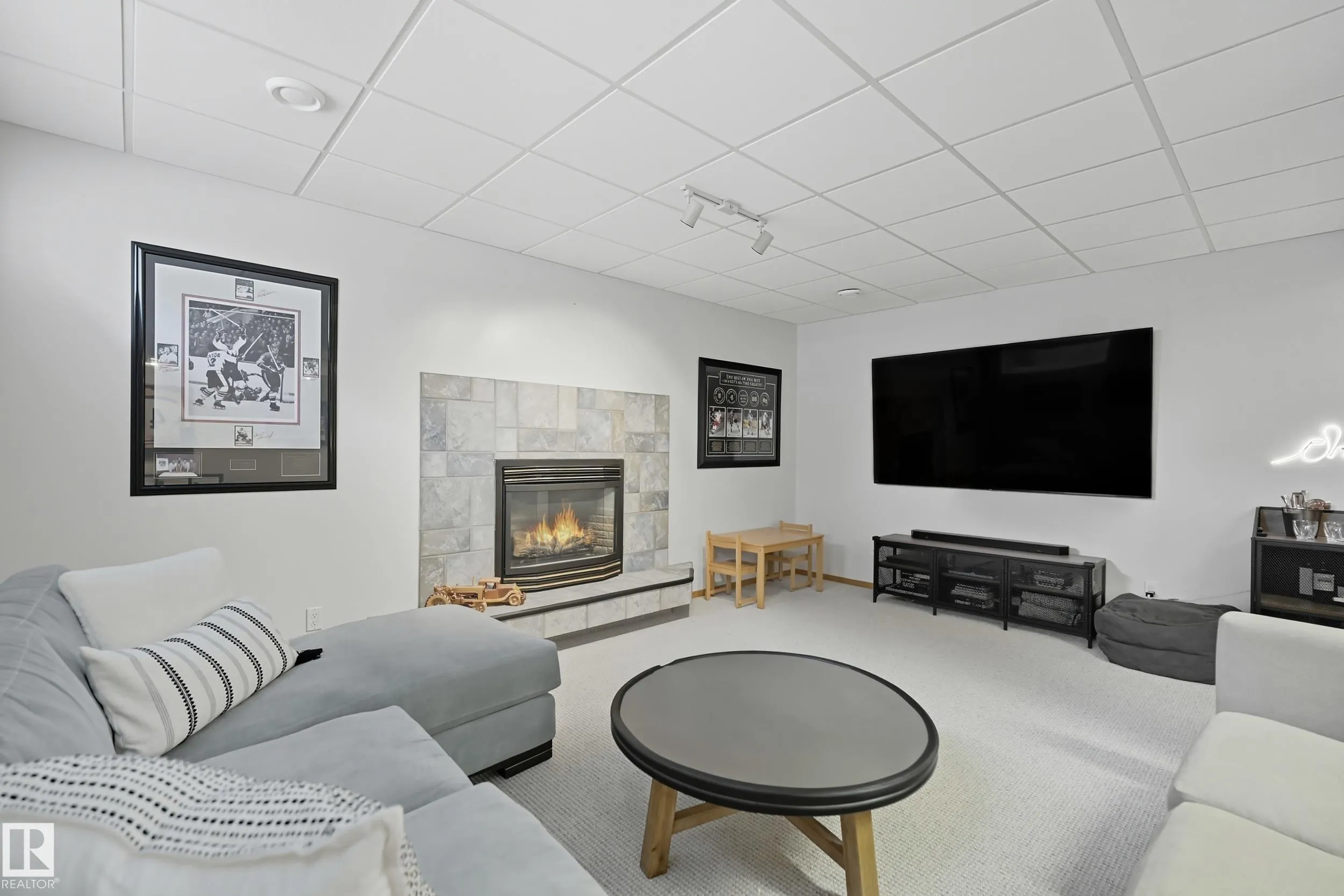 6 PARKWEST Court