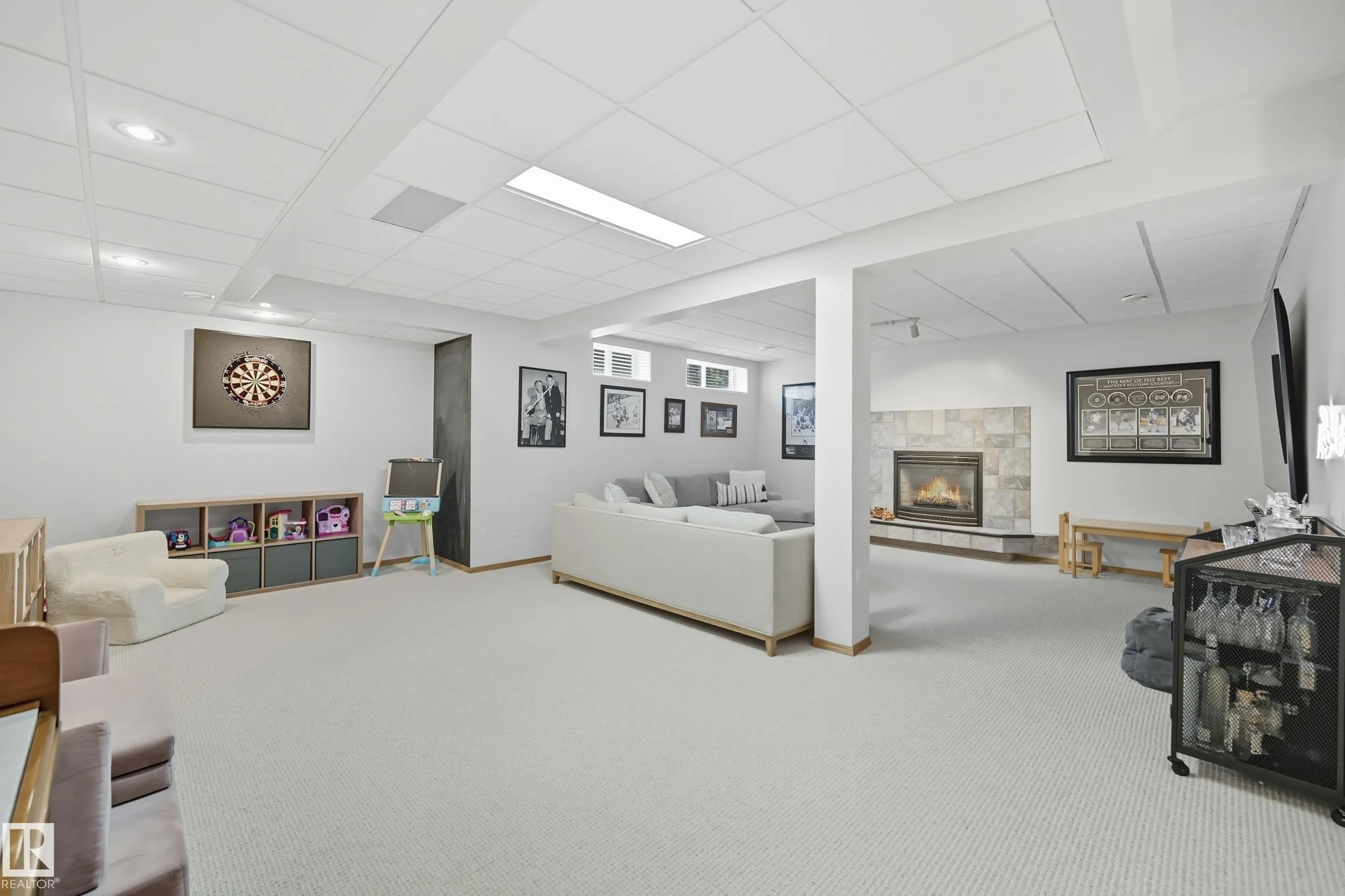 6 PARKWEST Court