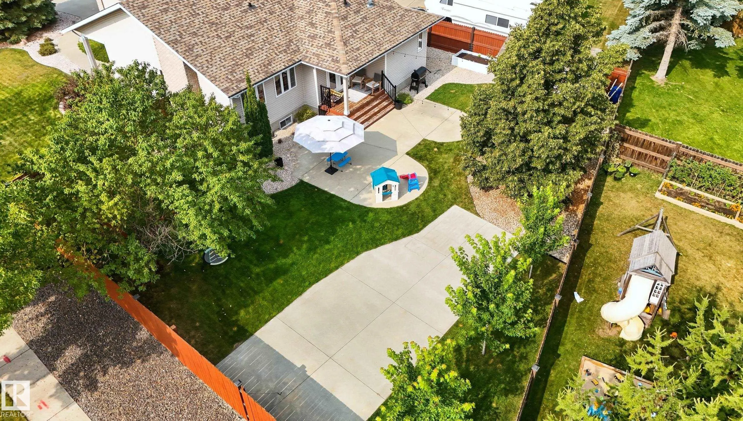 6 PARKWEST Court