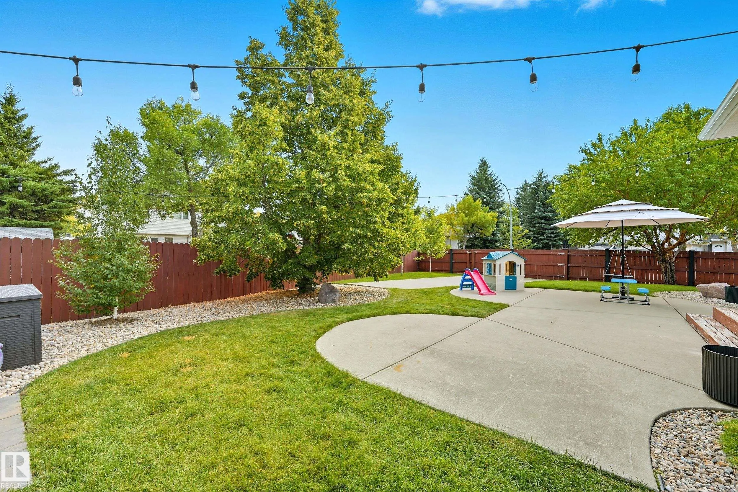 6 PARKWEST Court