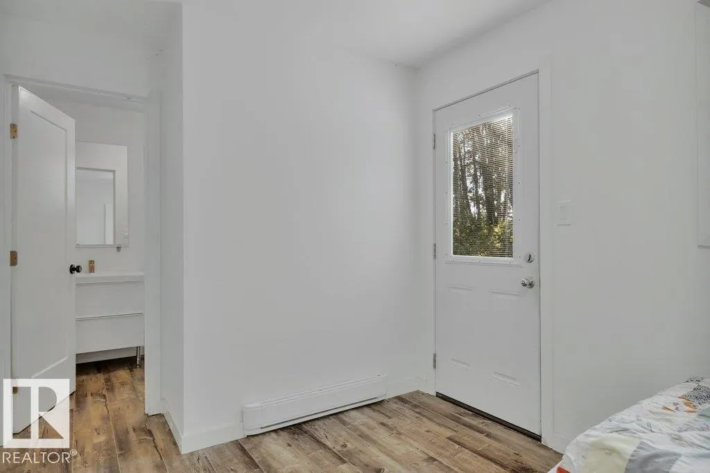 124 Lakeshore Drive