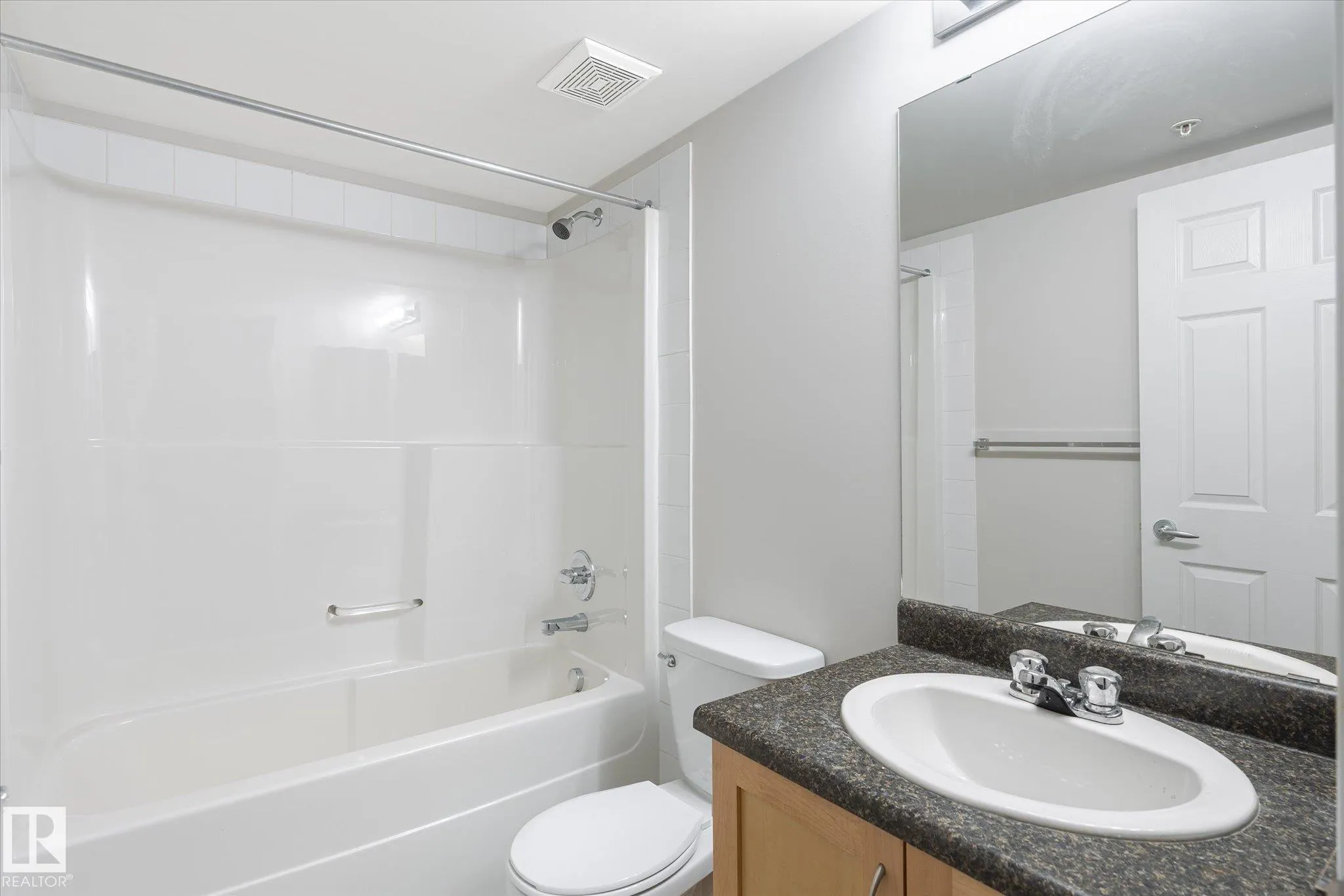 40 SUMMERWOOD Boulevard