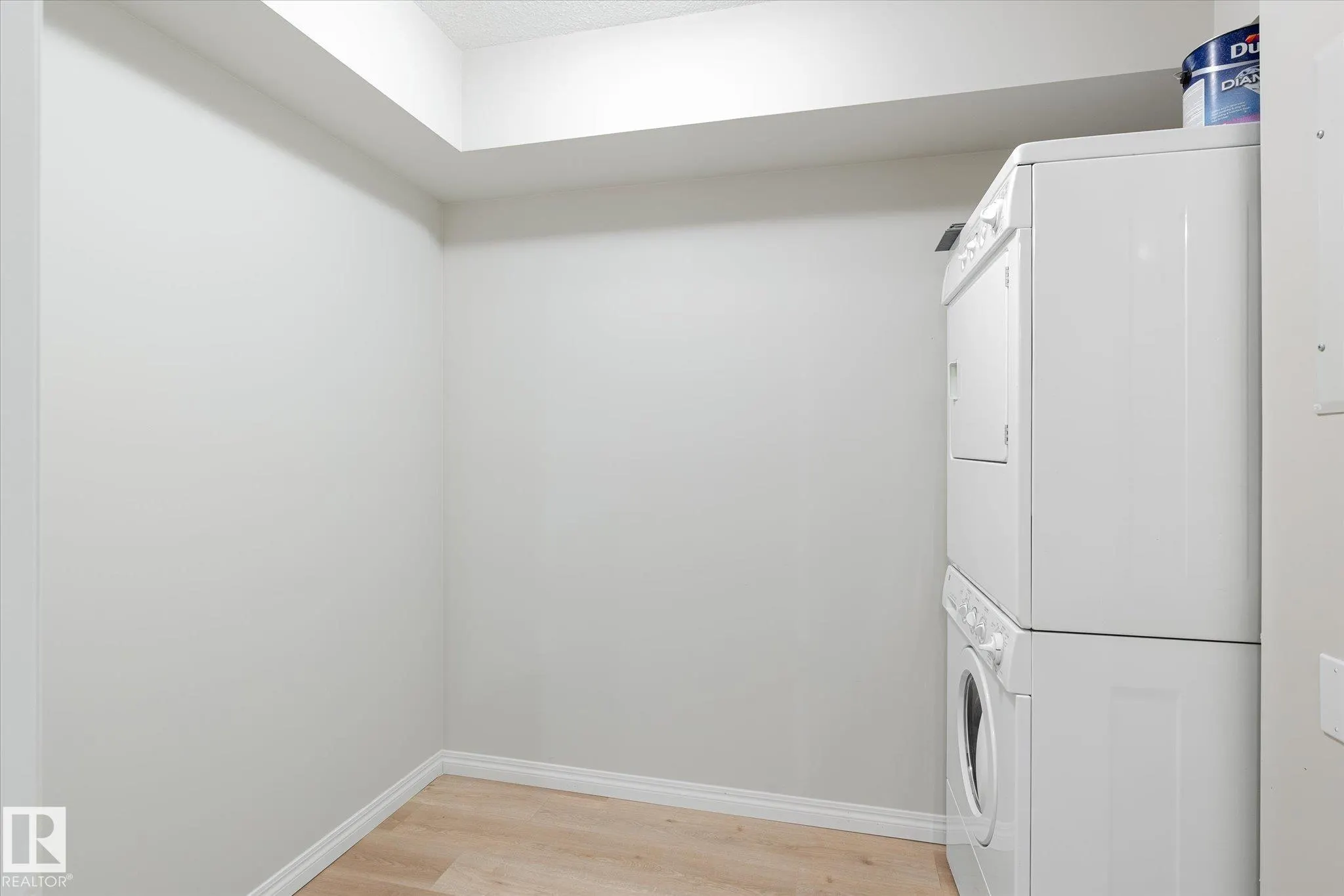 40 SUMMERWOOD Boulevard