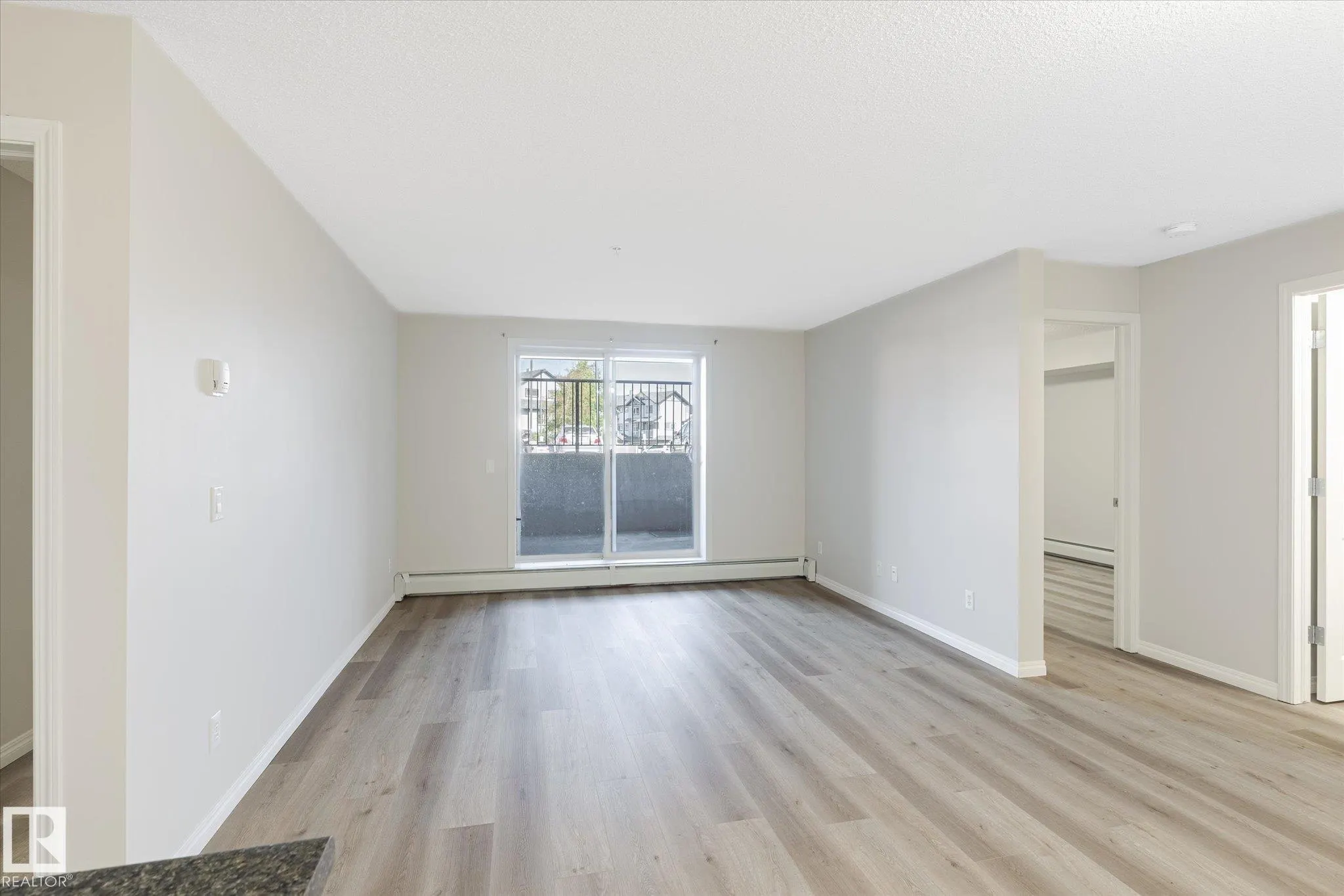 40 SUMMERWOOD Boulevard