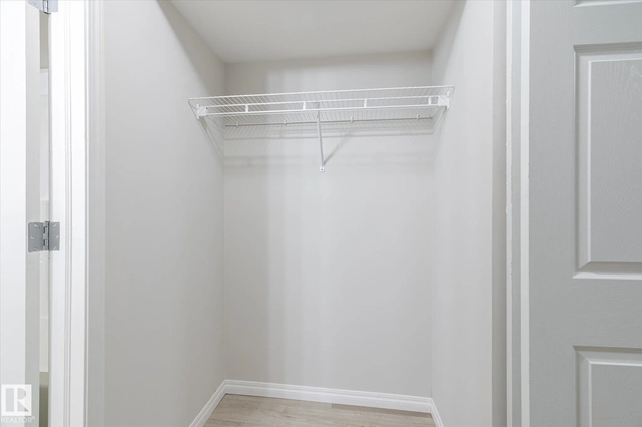 40 SUMMERWOOD Boulevard