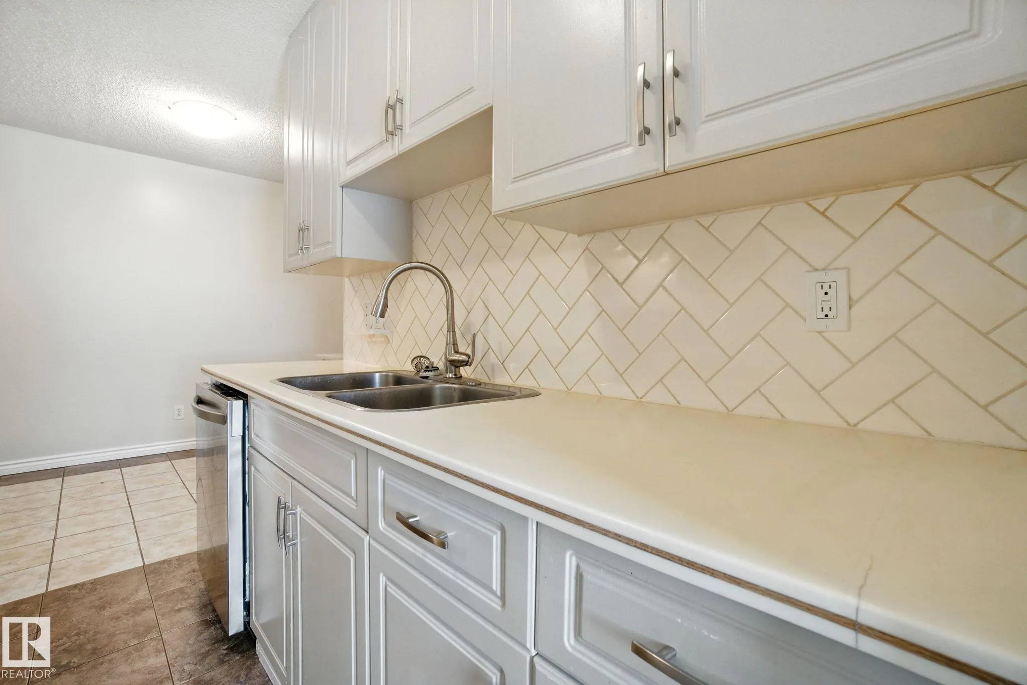 7F CALLINGWOOD Court