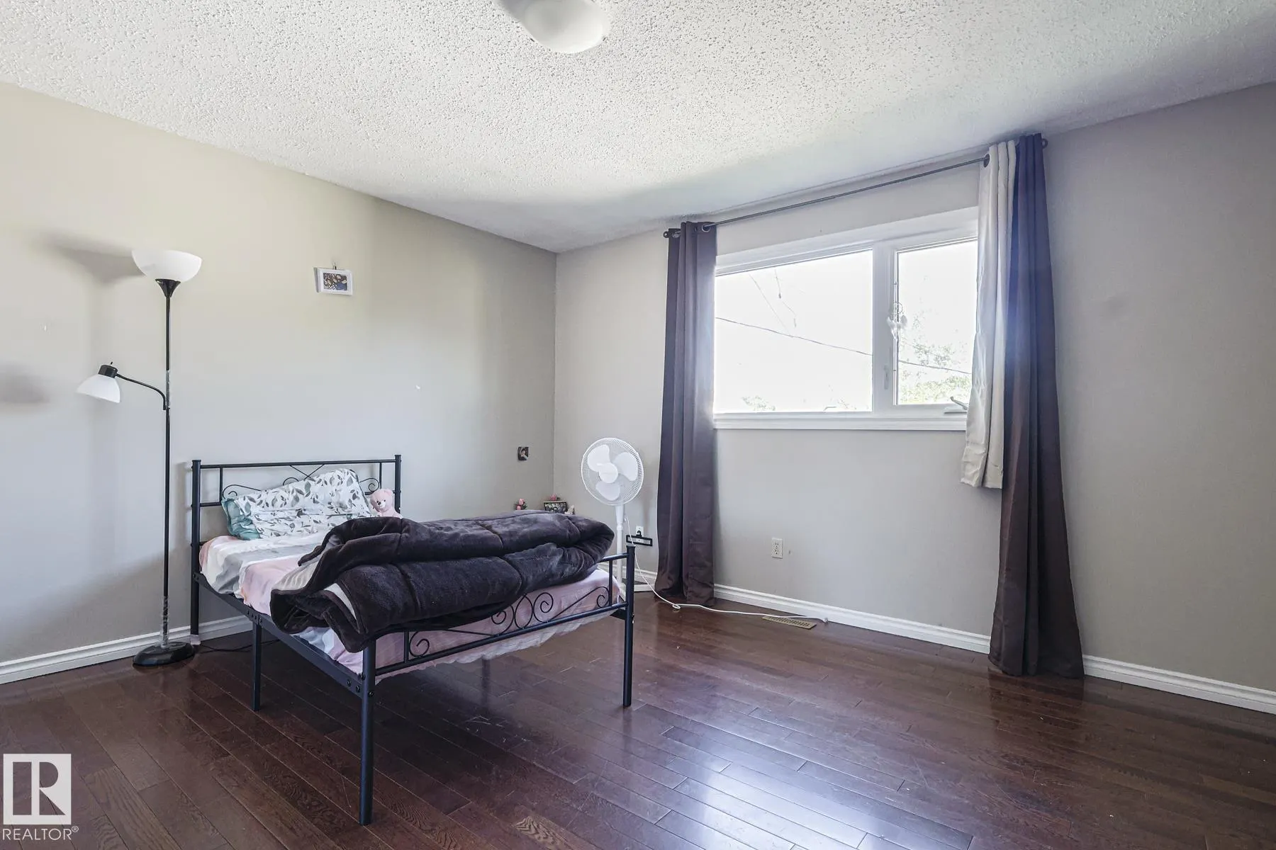 9308A & 9308B 109A Avenue