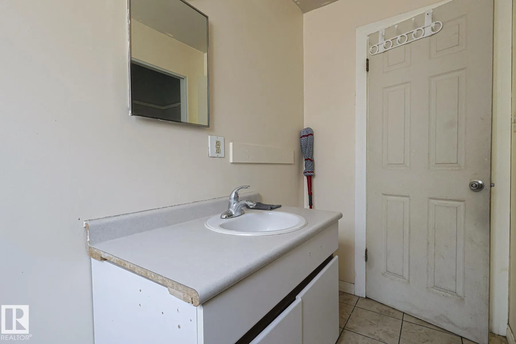 9308A & 9308B 109A Avenue