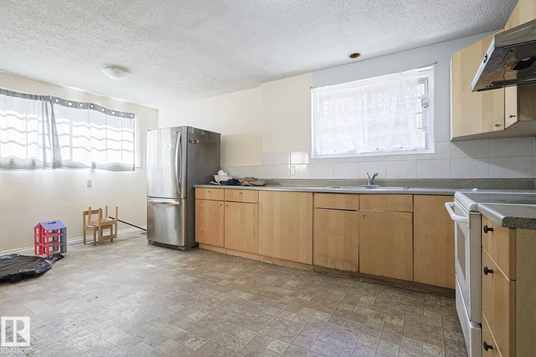 9308A & 9308B 109A Avenue