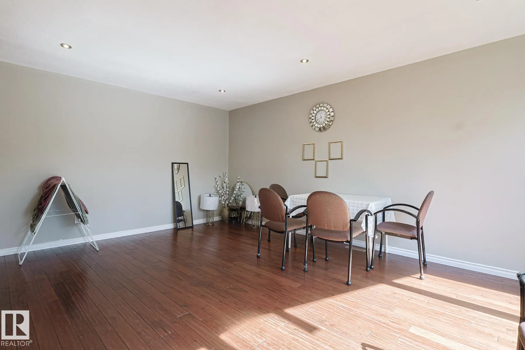 9308A & 9308B 109A Avenue