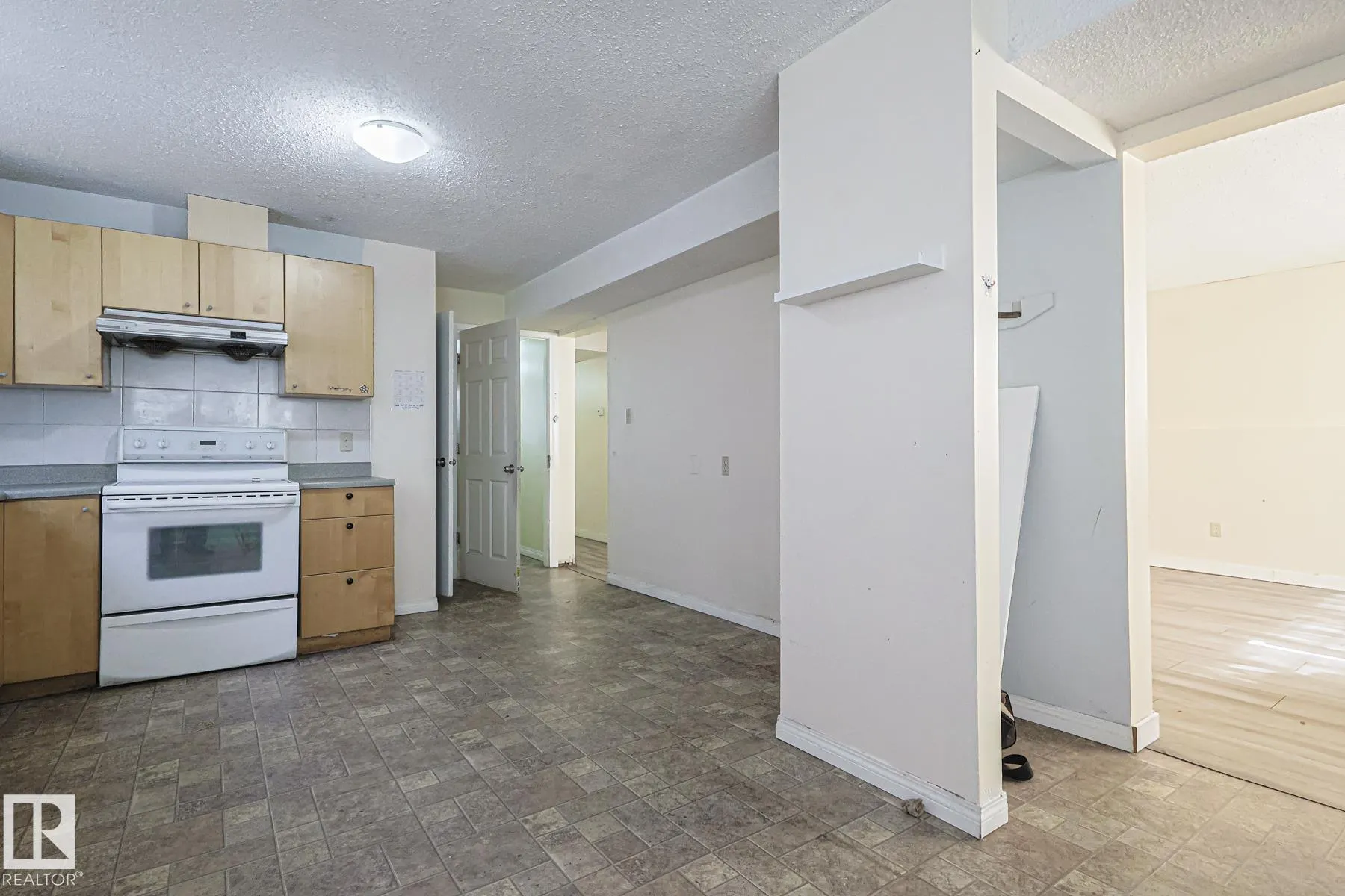 9308A & 9308B 109A Avenue