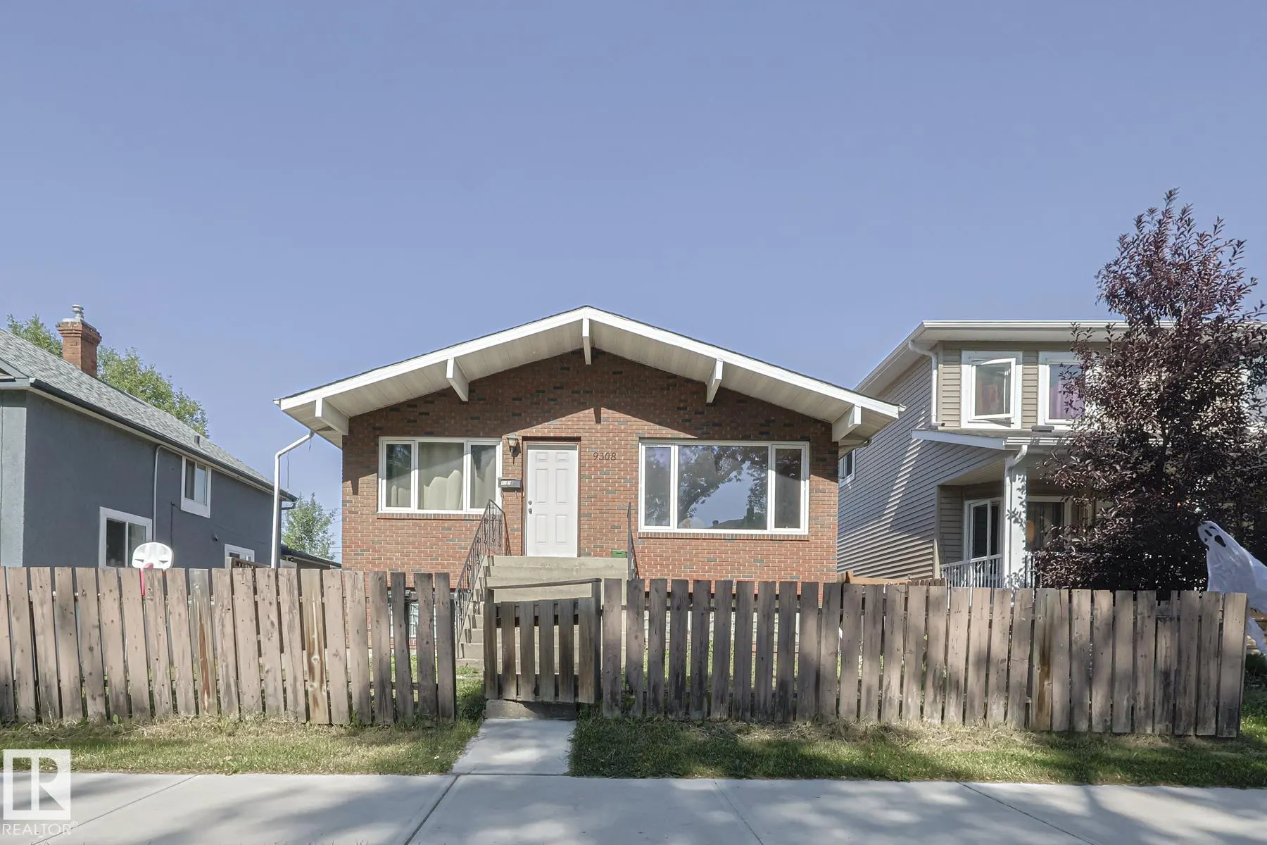 9308A & 9308B 109A Avenue