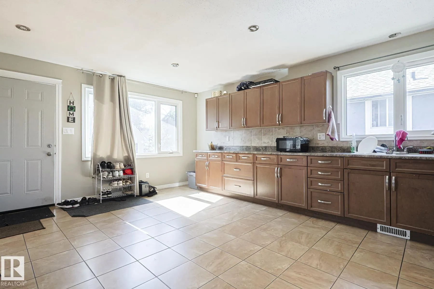 9308A & 9308B 109A Avenue