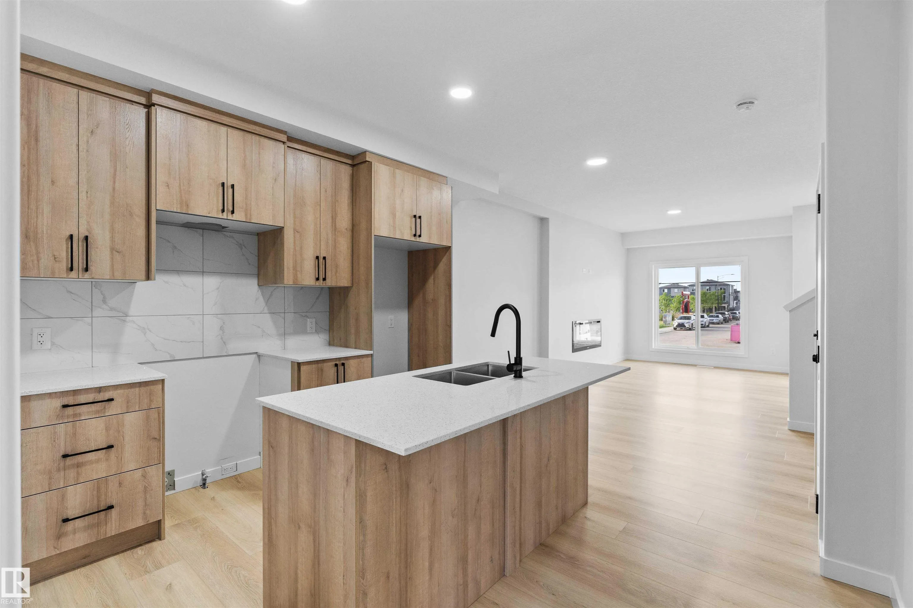 6373 KING Wynd