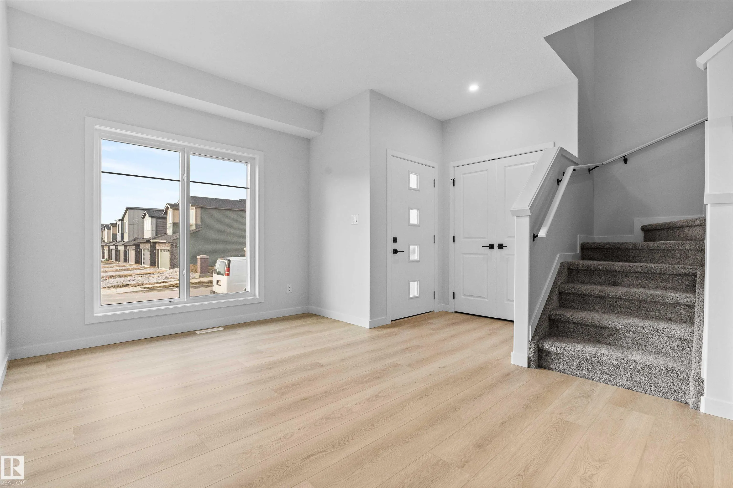 6373 KING Wynd