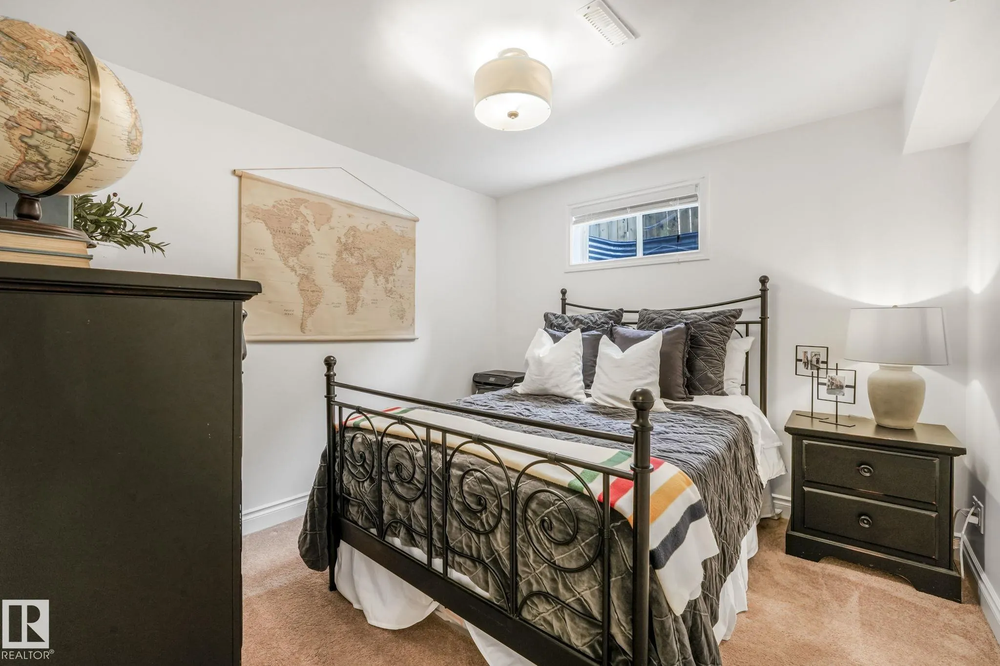 6 WHEATSTONE Crescent