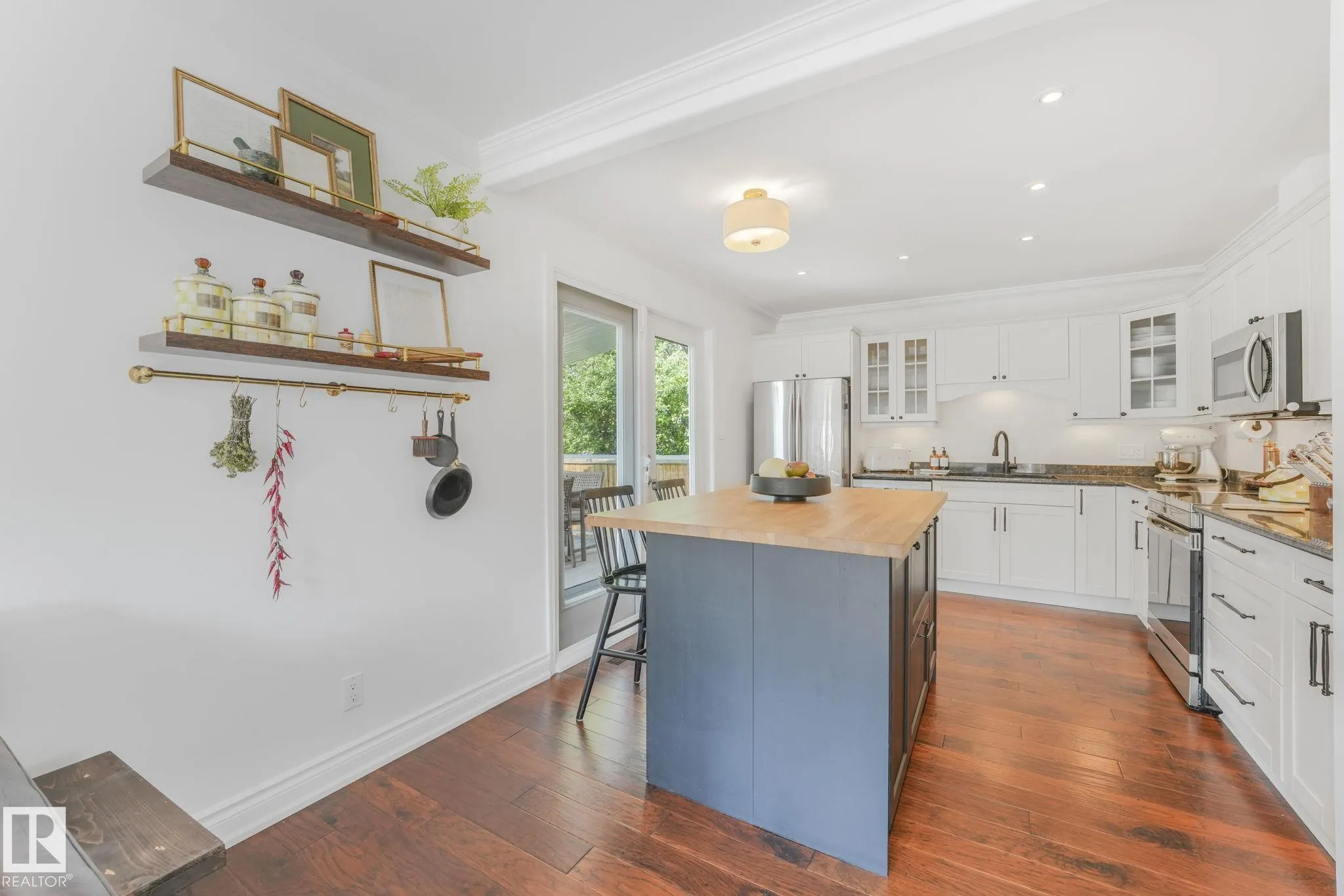 6 WHEATSTONE Crescent