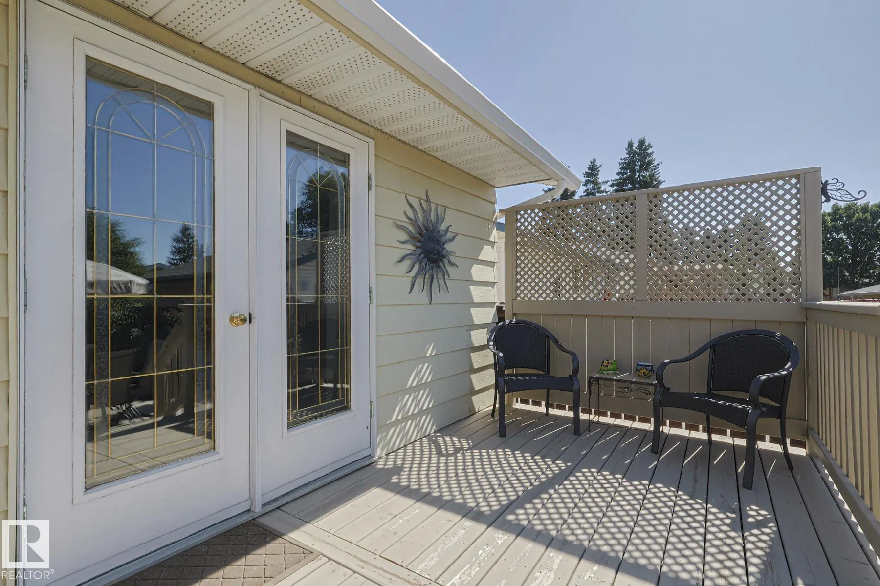 94 GARLAND Crescent