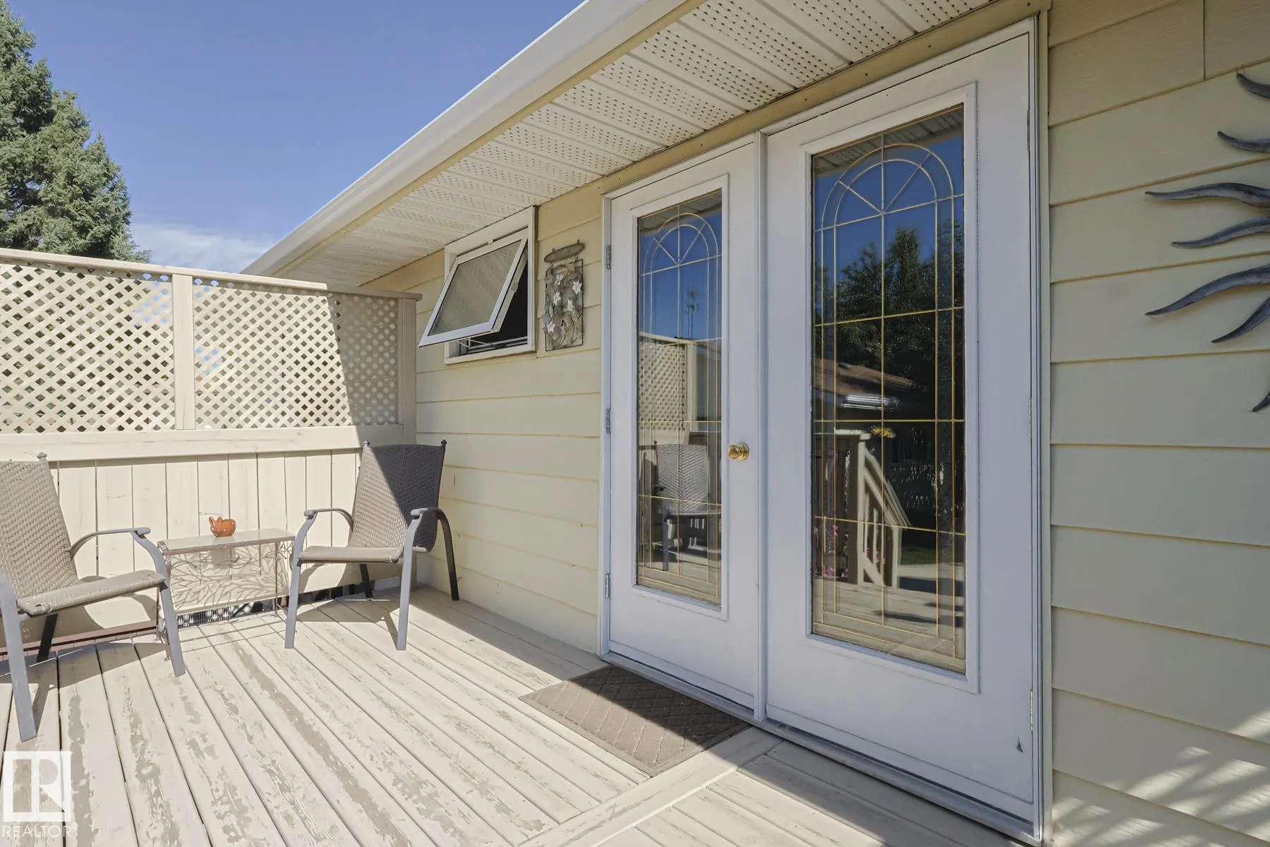 94 GARLAND Crescent
