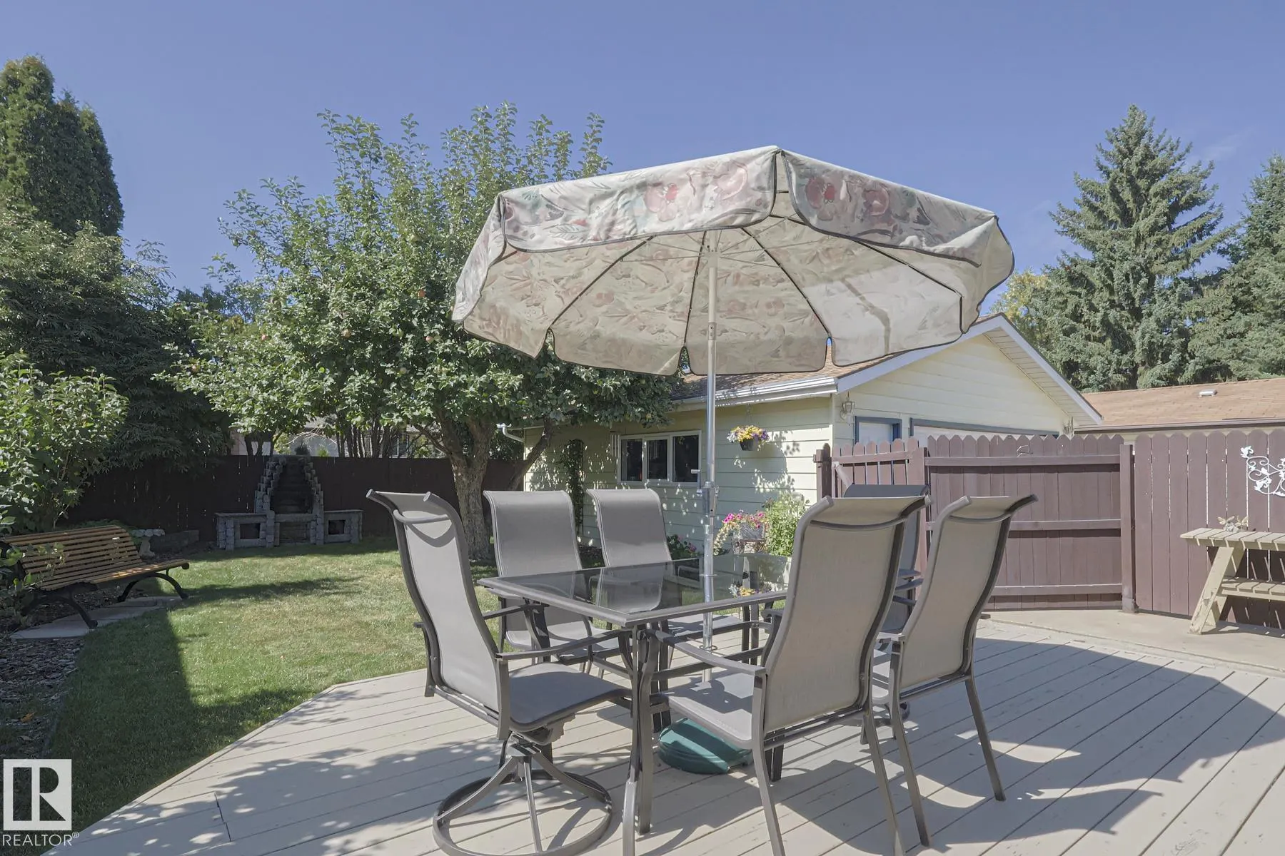 94 GARLAND Crescent