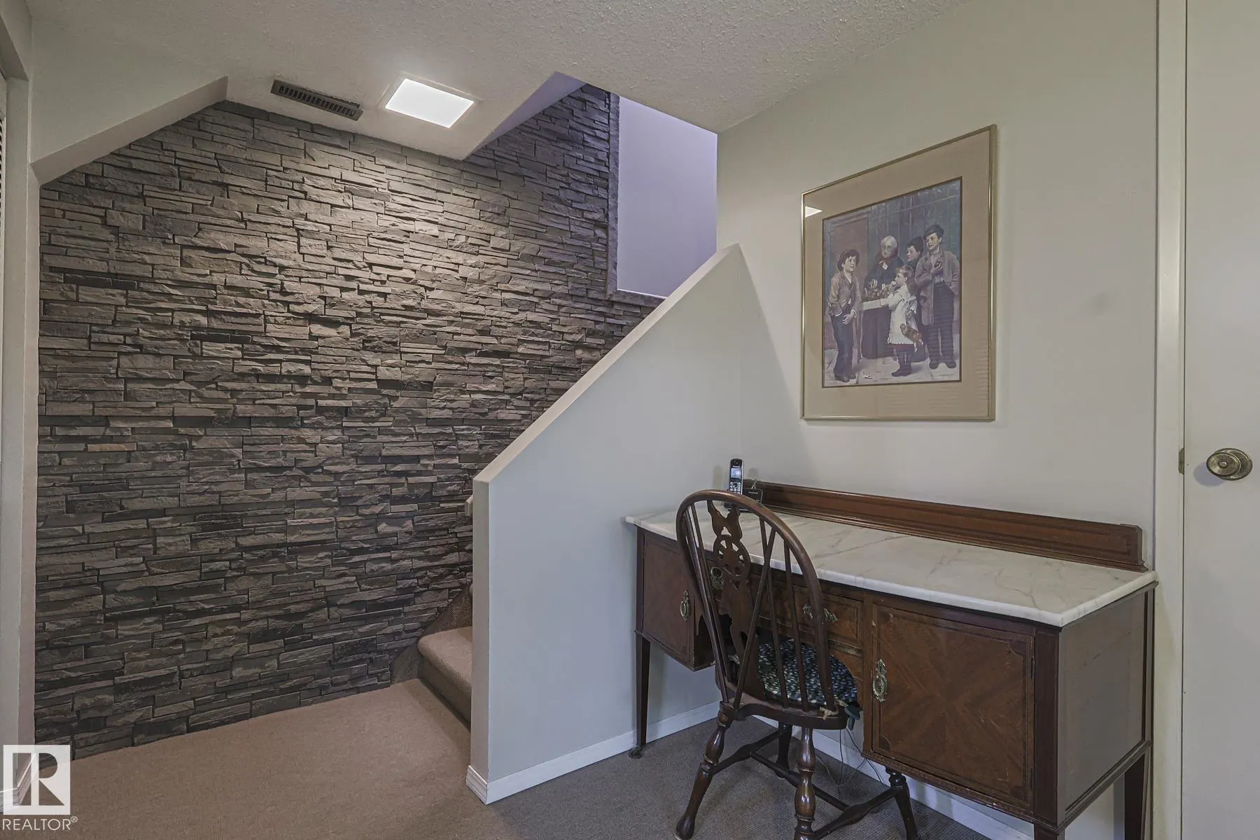 94 GARLAND Crescent