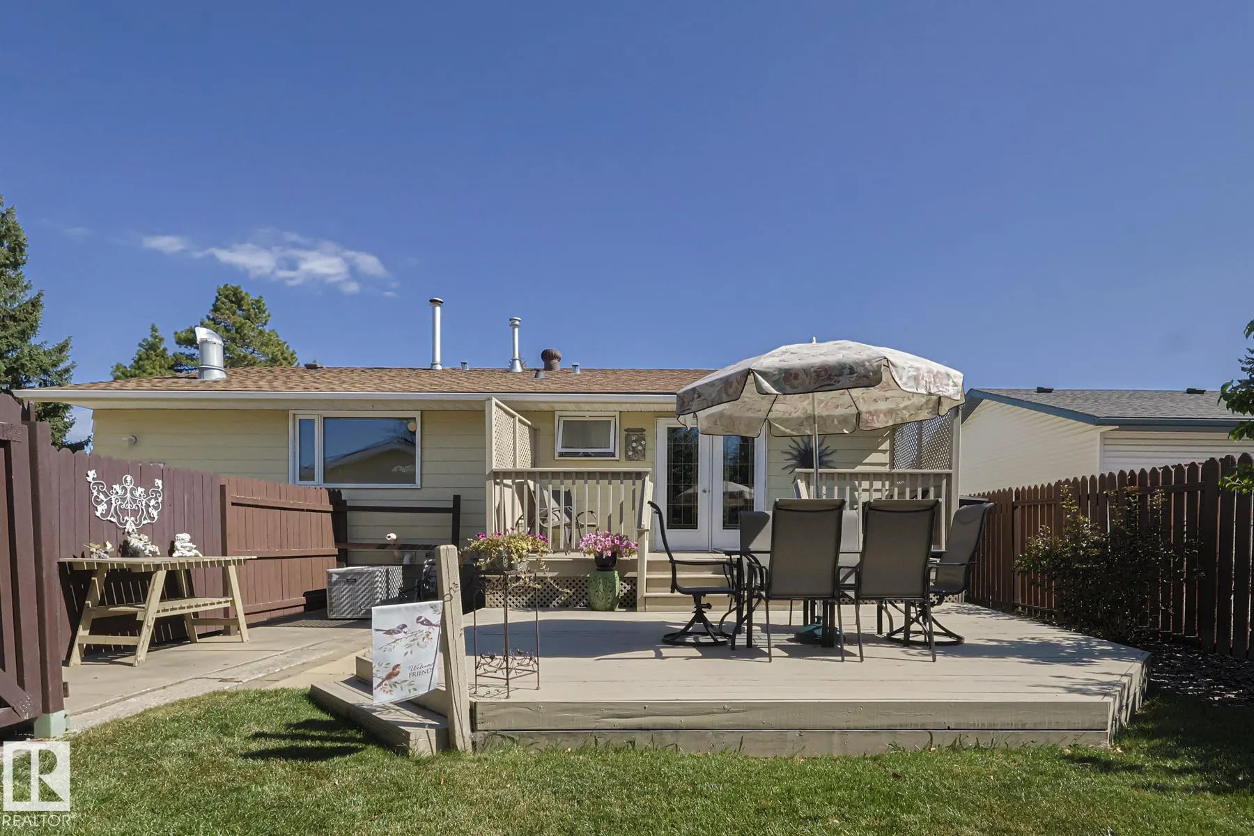 94 GARLAND Crescent