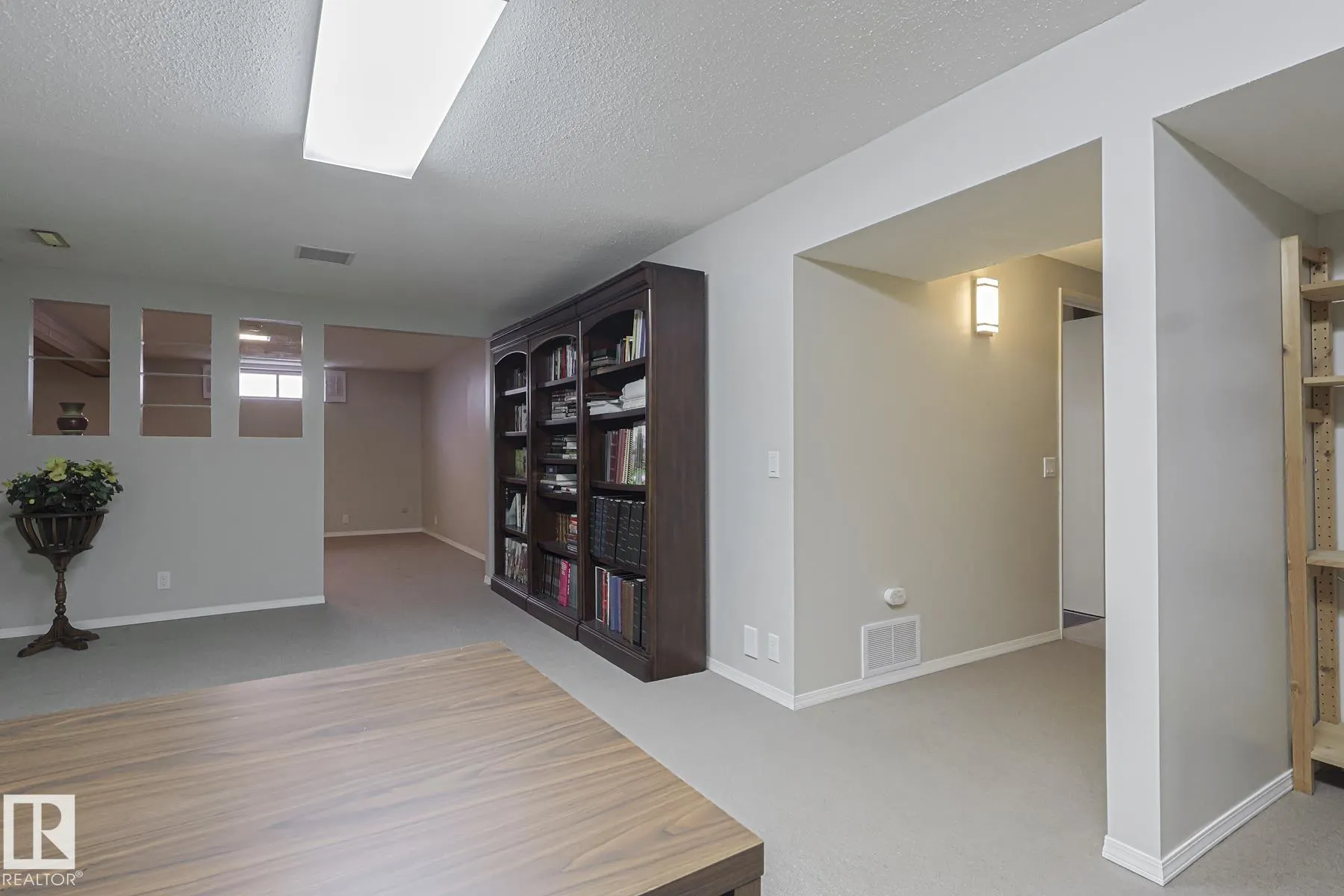 94 GARLAND Crescent