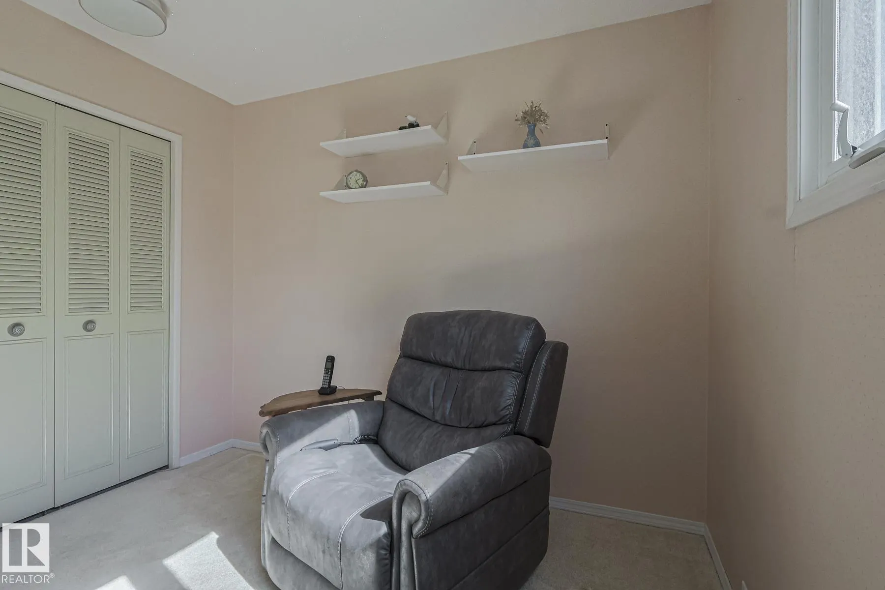94 GARLAND Crescent