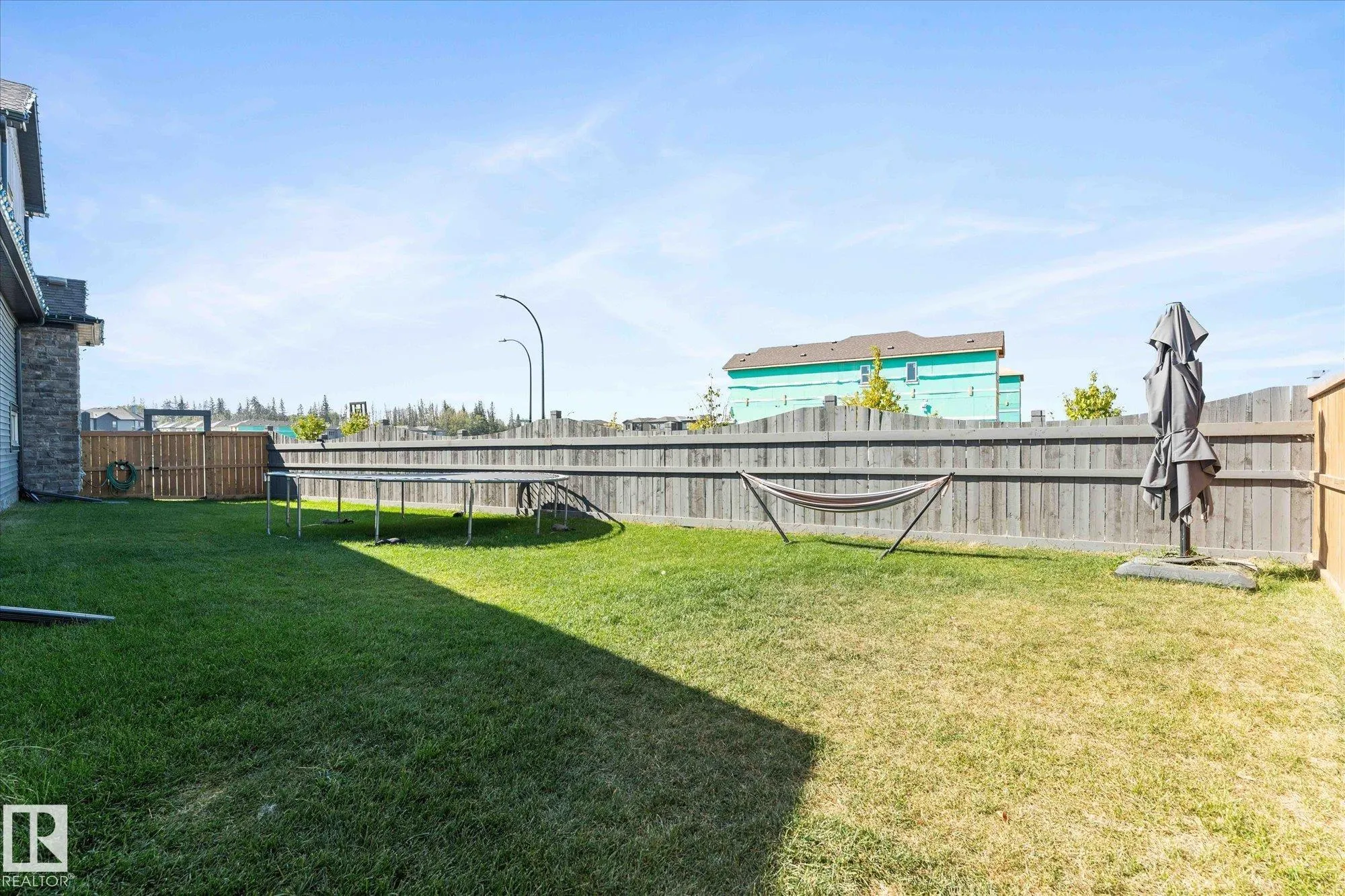 80 GLADSTONE Bend