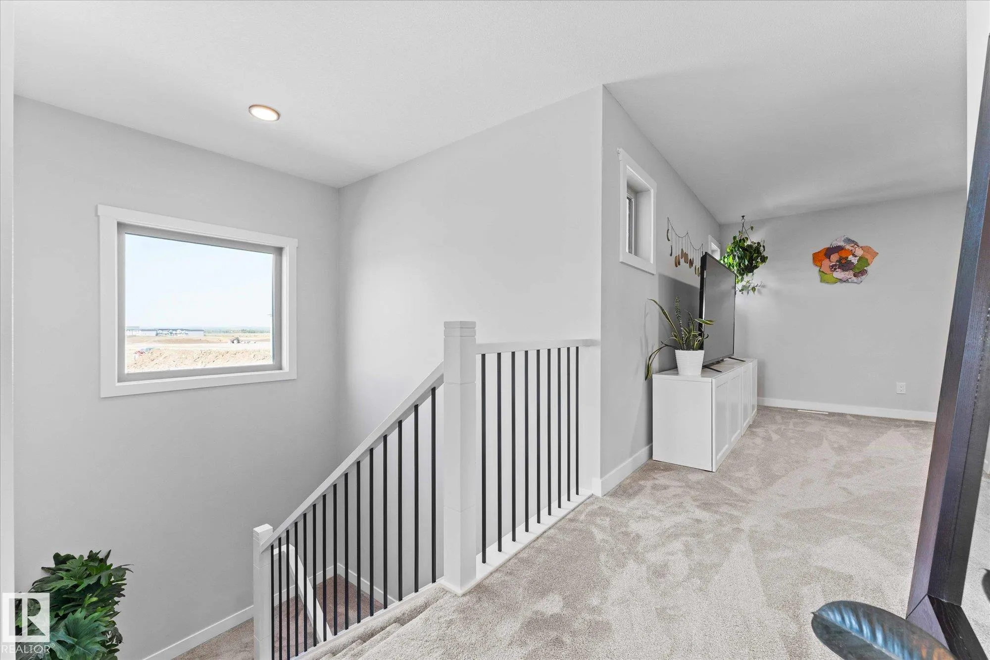 80 GLADSTONE Bend