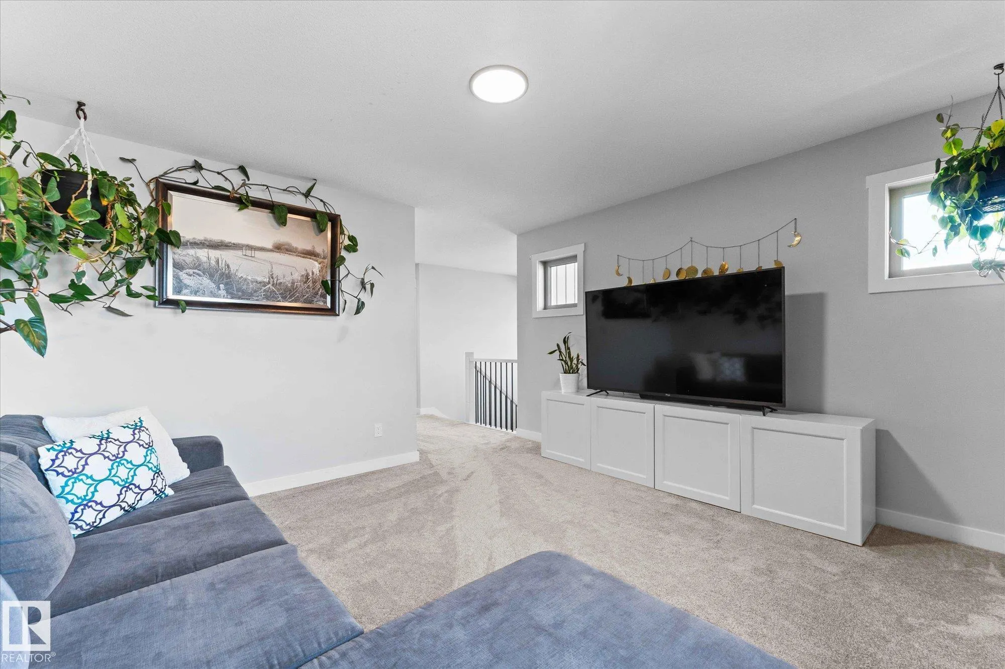 80 GLADSTONE Bend