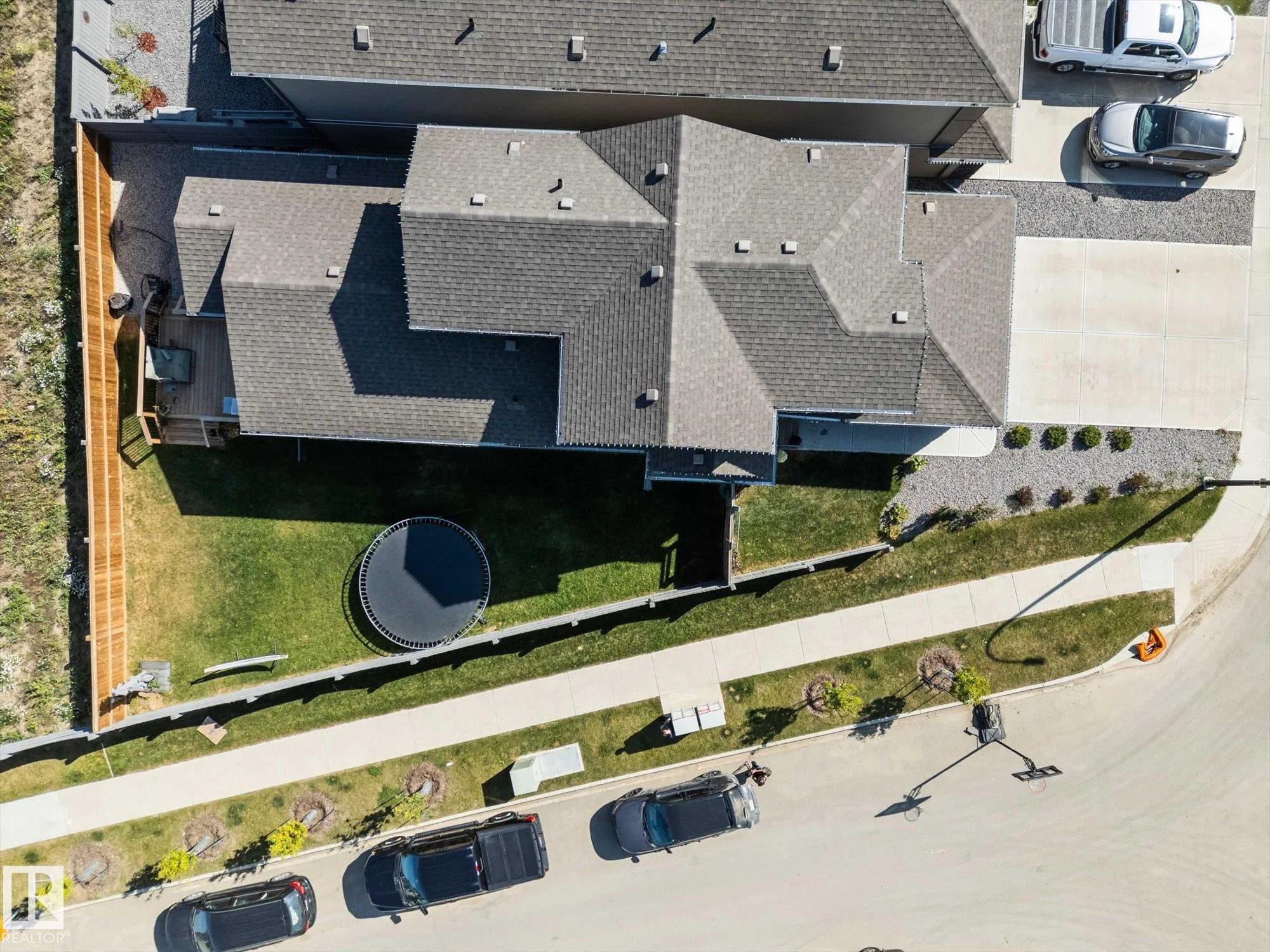 80 GLADSTONE Bend