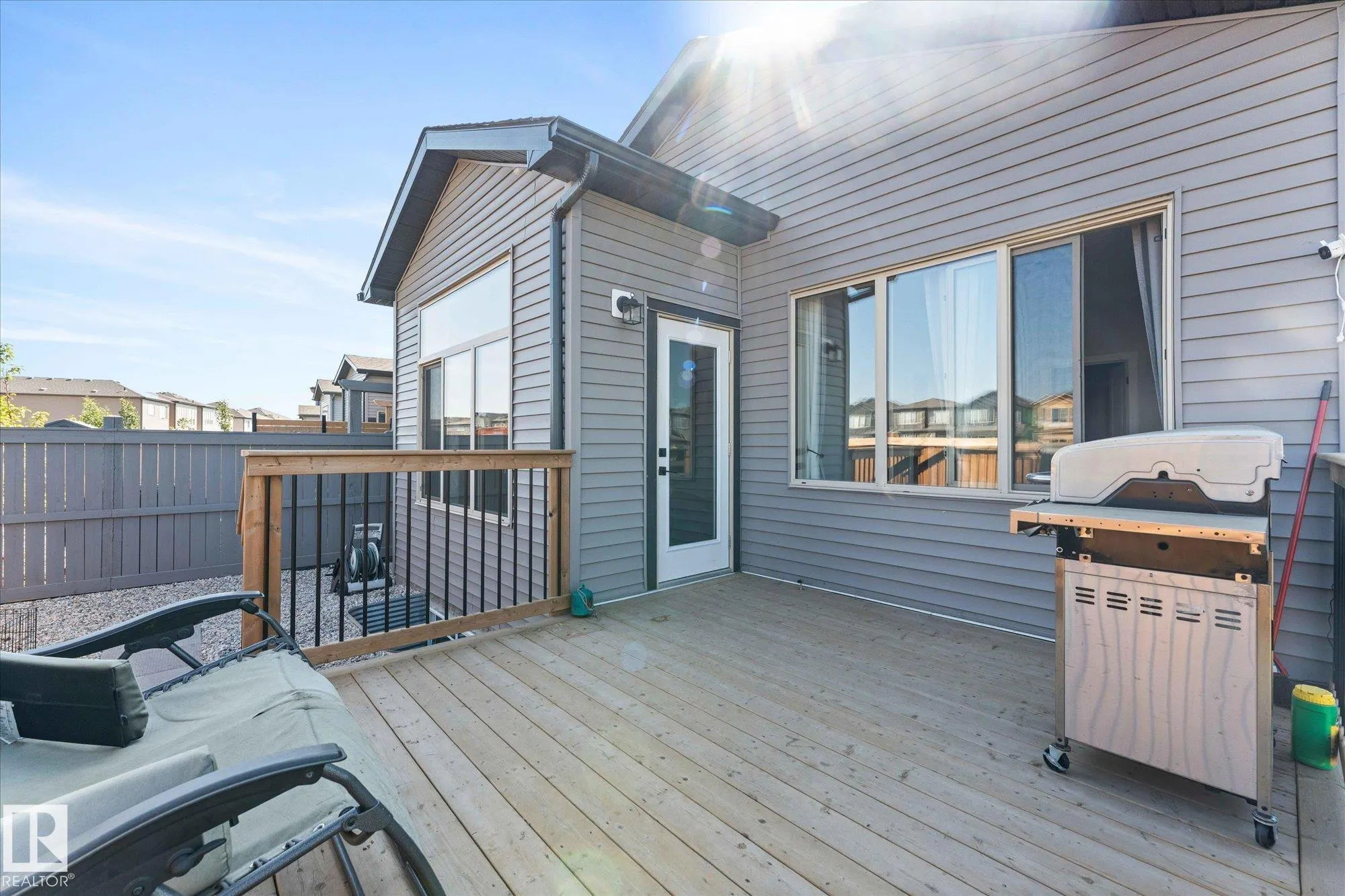 80 GLADSTONE Bend
