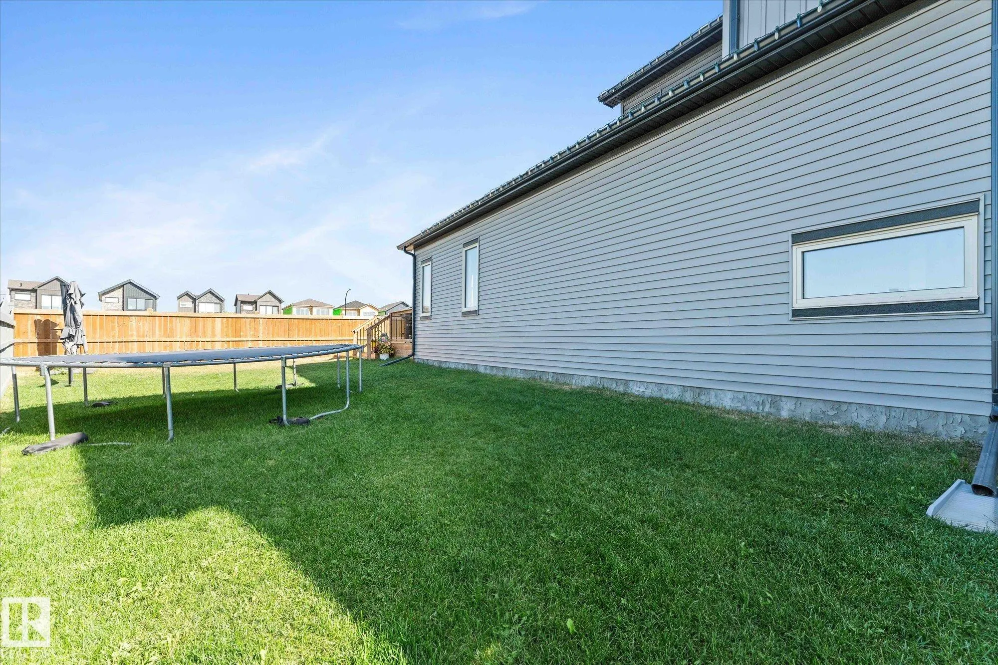 80 GLADSTONE Bend