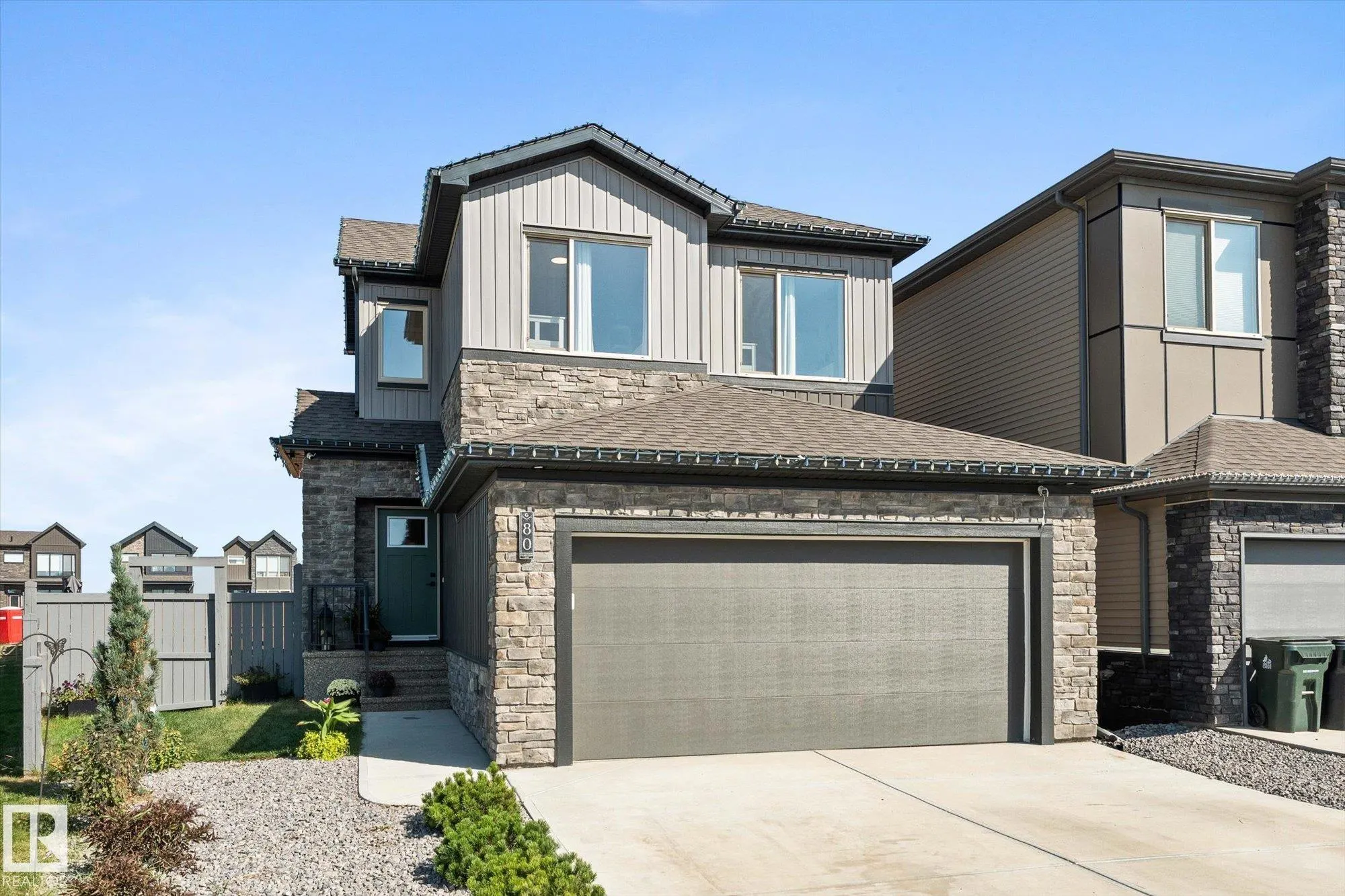 80 GLADSTONE Bend