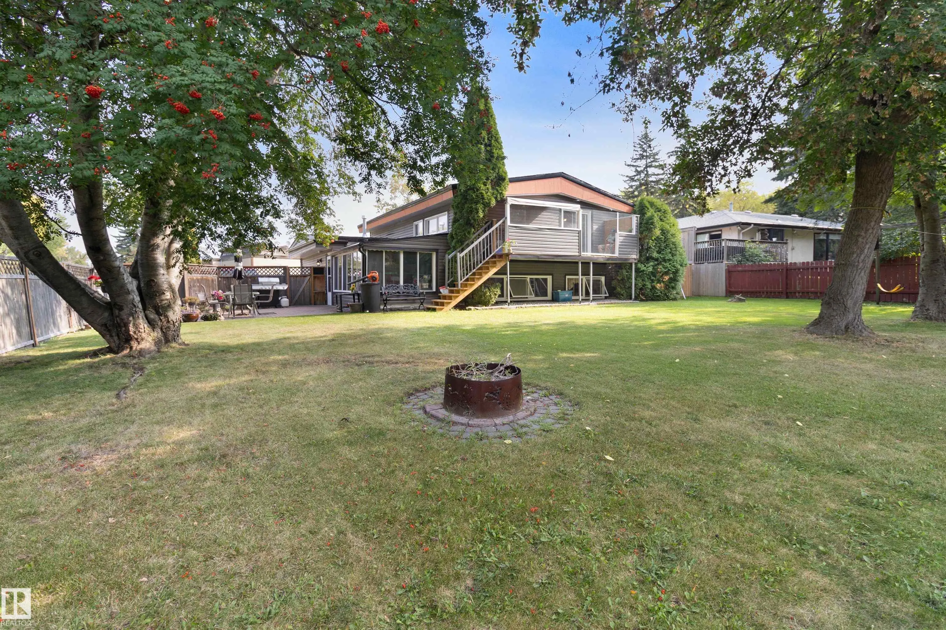 61 SPRUCE Avenue