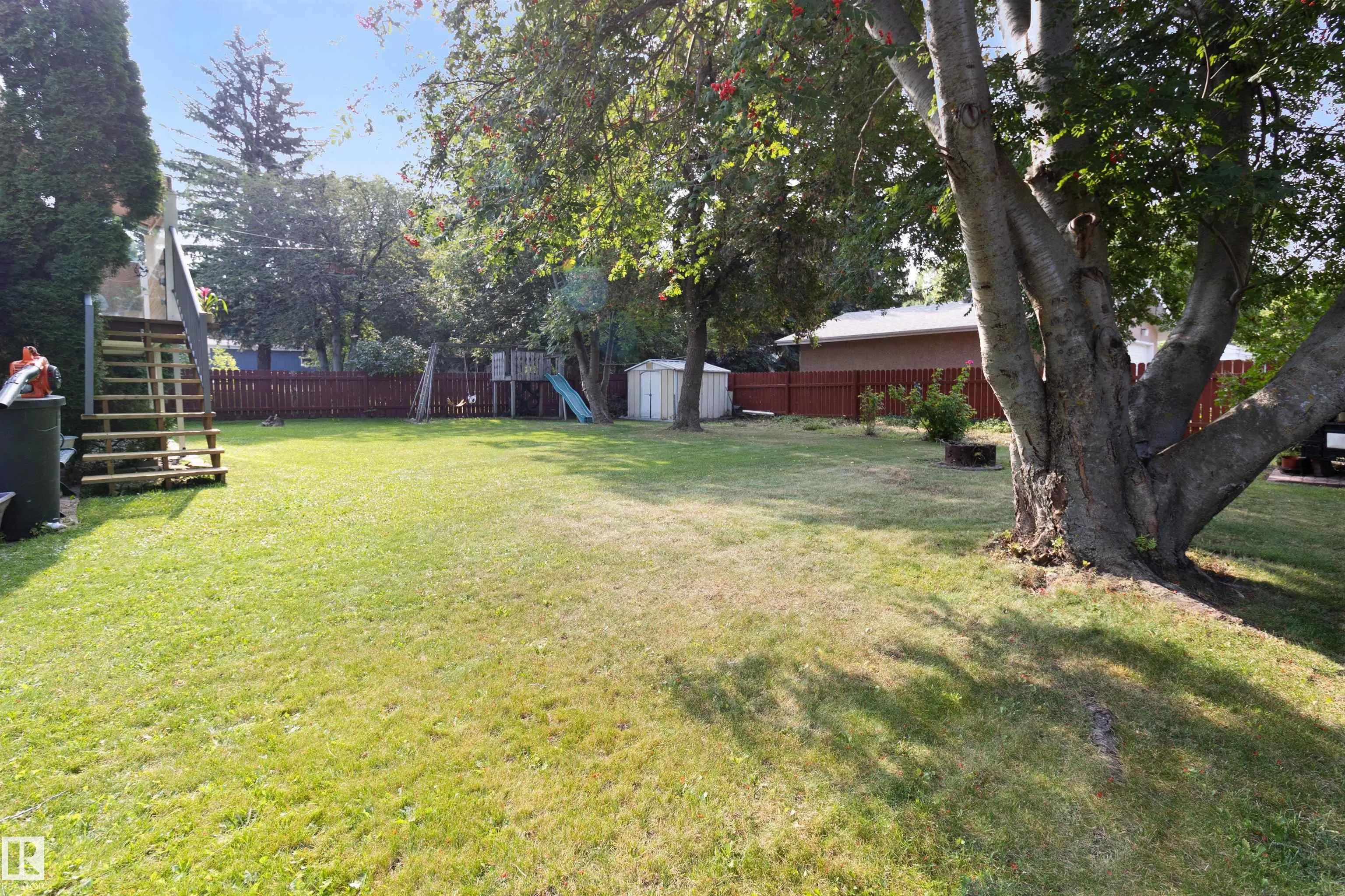 61 SPRUCE Avenue