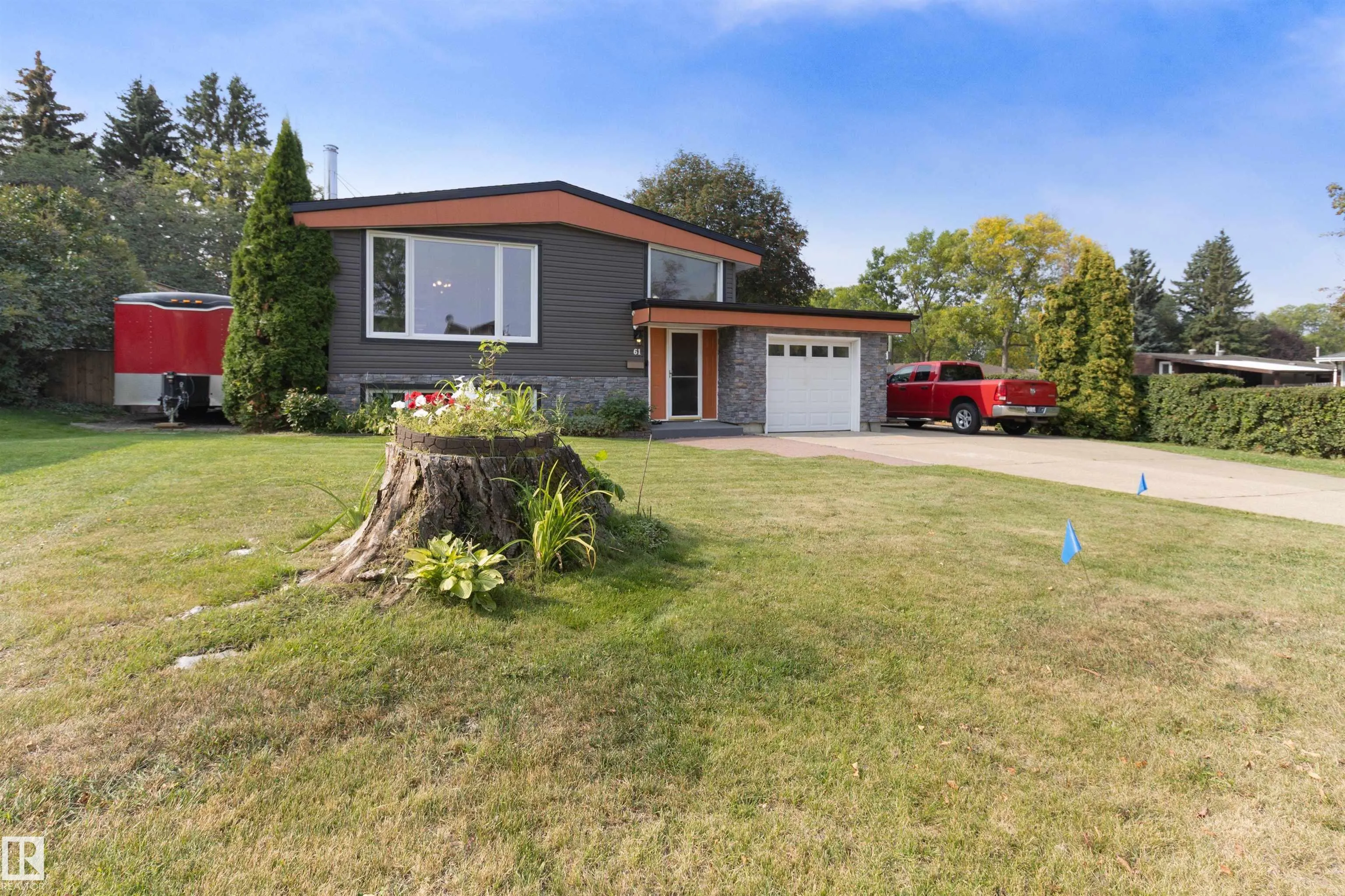 61 SPRUCE Avenue
