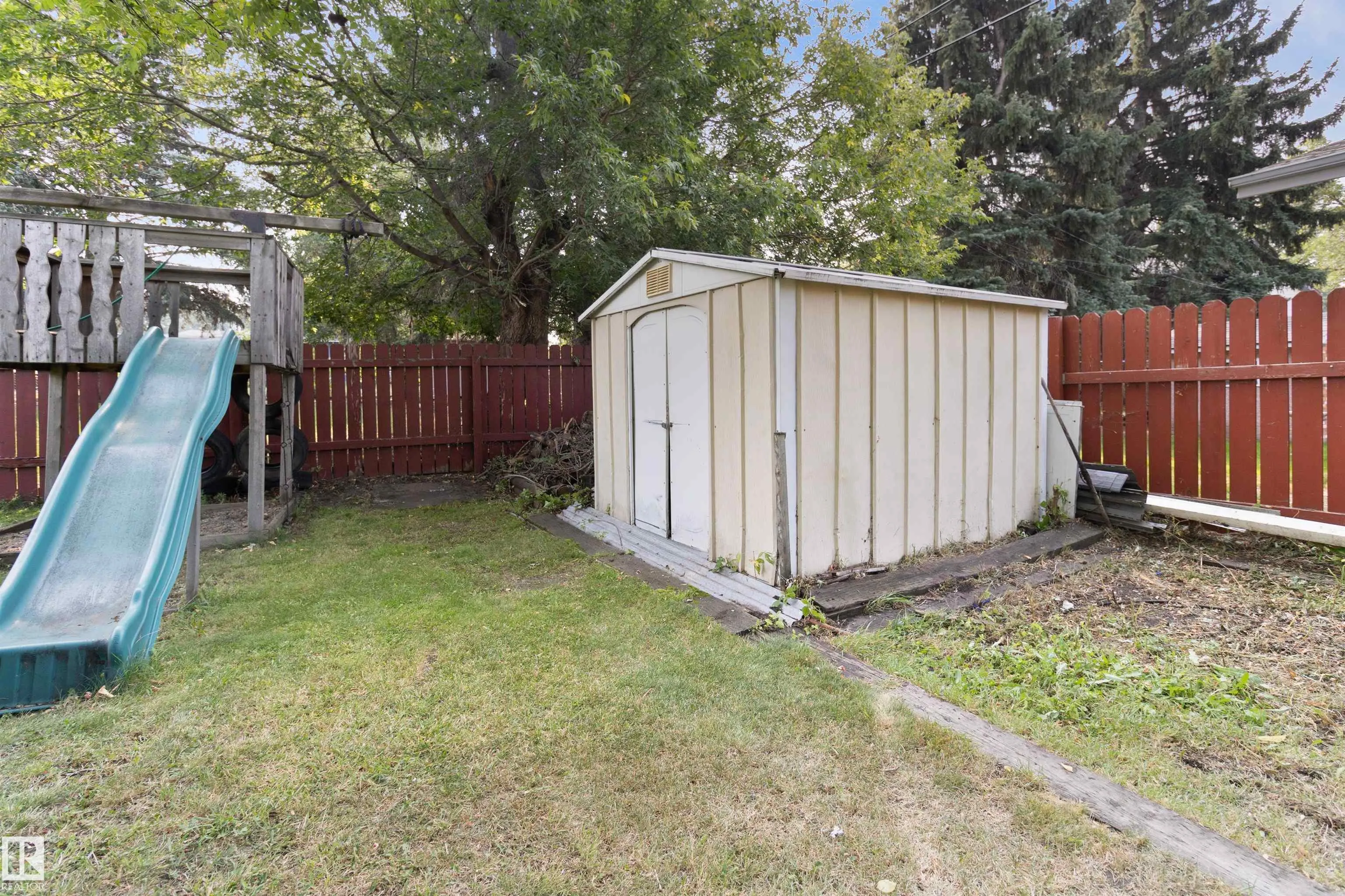61 SPRUCE Avenue